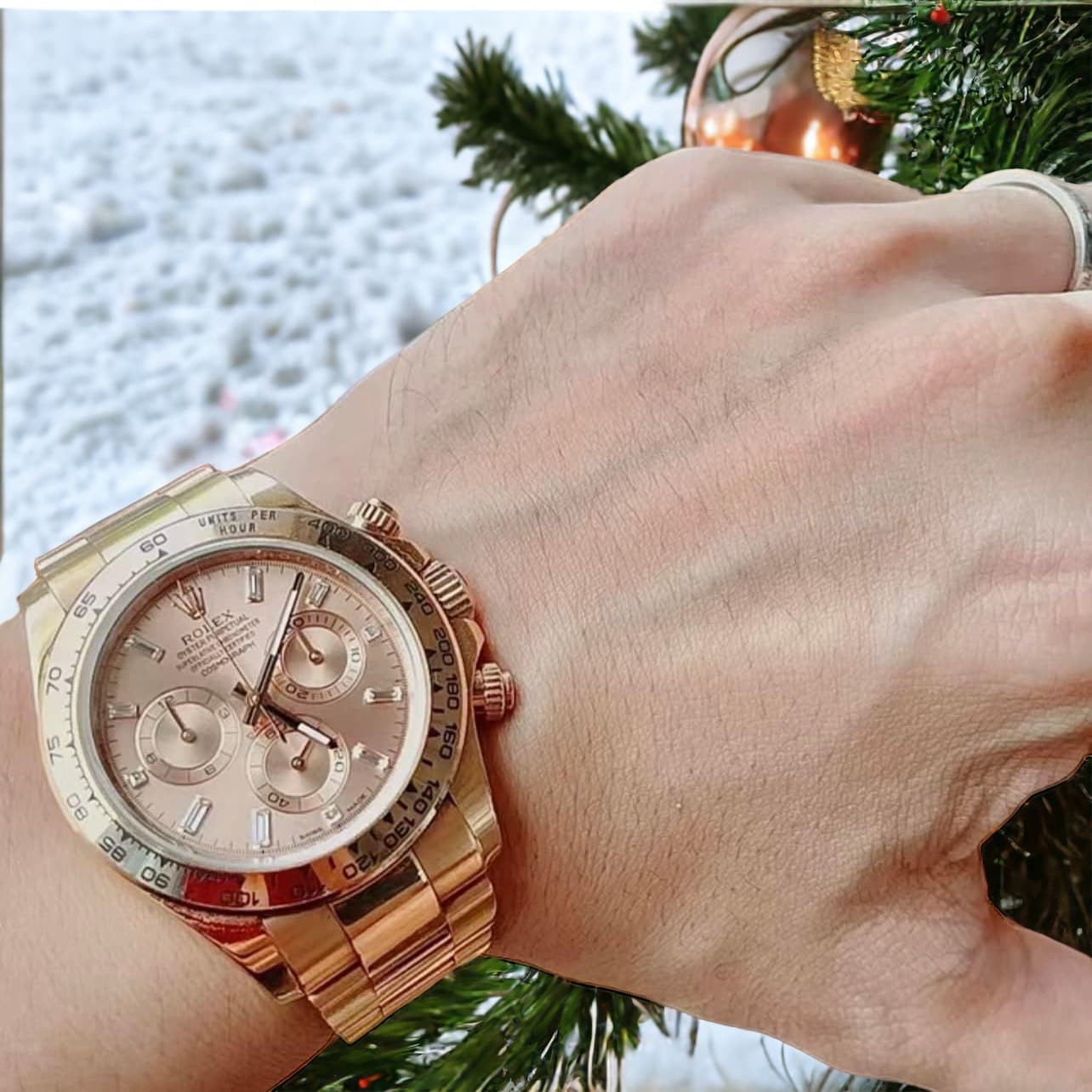 Dong-Ho-Rolex-Daytona-Che-Tac-Vang-Hong-Nguyen-Khoi-18K-40mm-3-1
