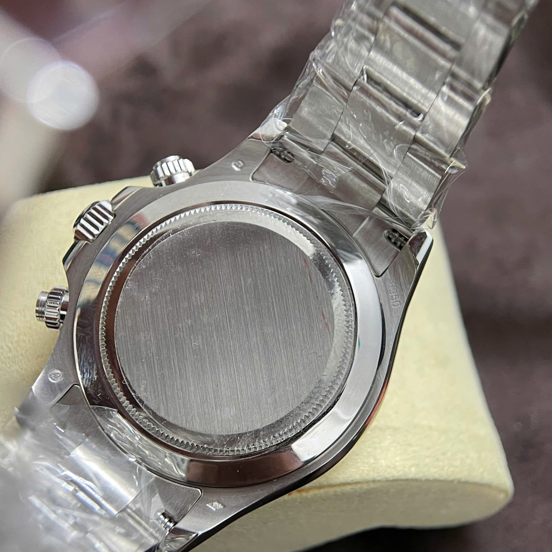 Dong-Ho-Rolex-Daytona-Che-Tac-Vang-Trang-18K-Nguyen-Khoi-Dinh-Kim-Cuong-Baguette-40mm-12-1