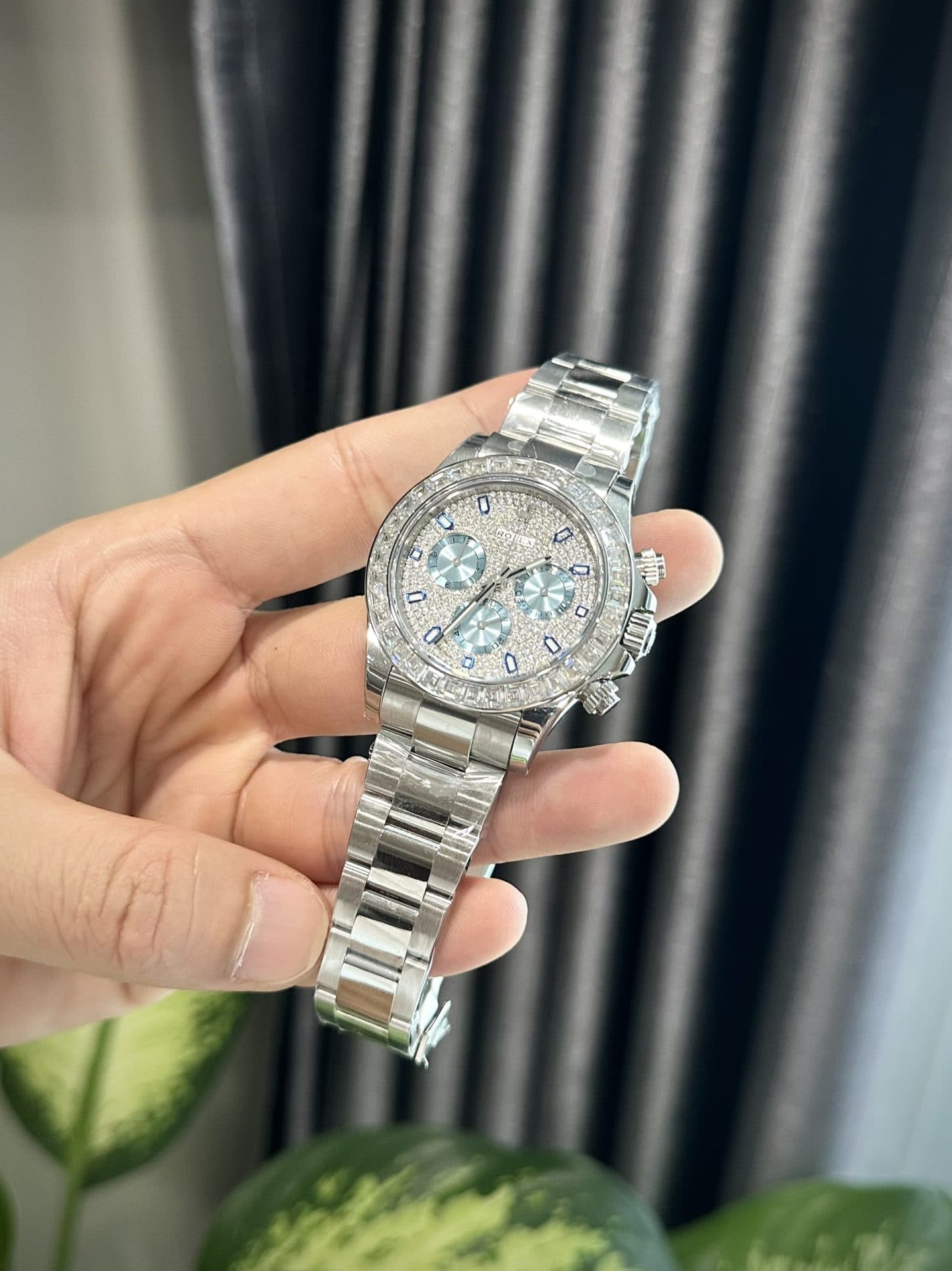 Dong-Ho-Rolex-Daytona-Dinh-Kim-Cuong-Moissanite-Replica-11-Thuy-Sy-40mm-4-1