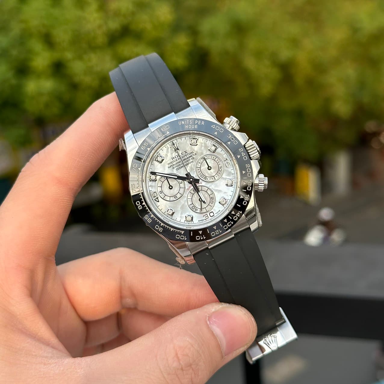 Dong-Ho-Rolex-Daytona-Mat-Xa-Cu-Coc-So-Kim-Cuong-Moissanite-40mm-1