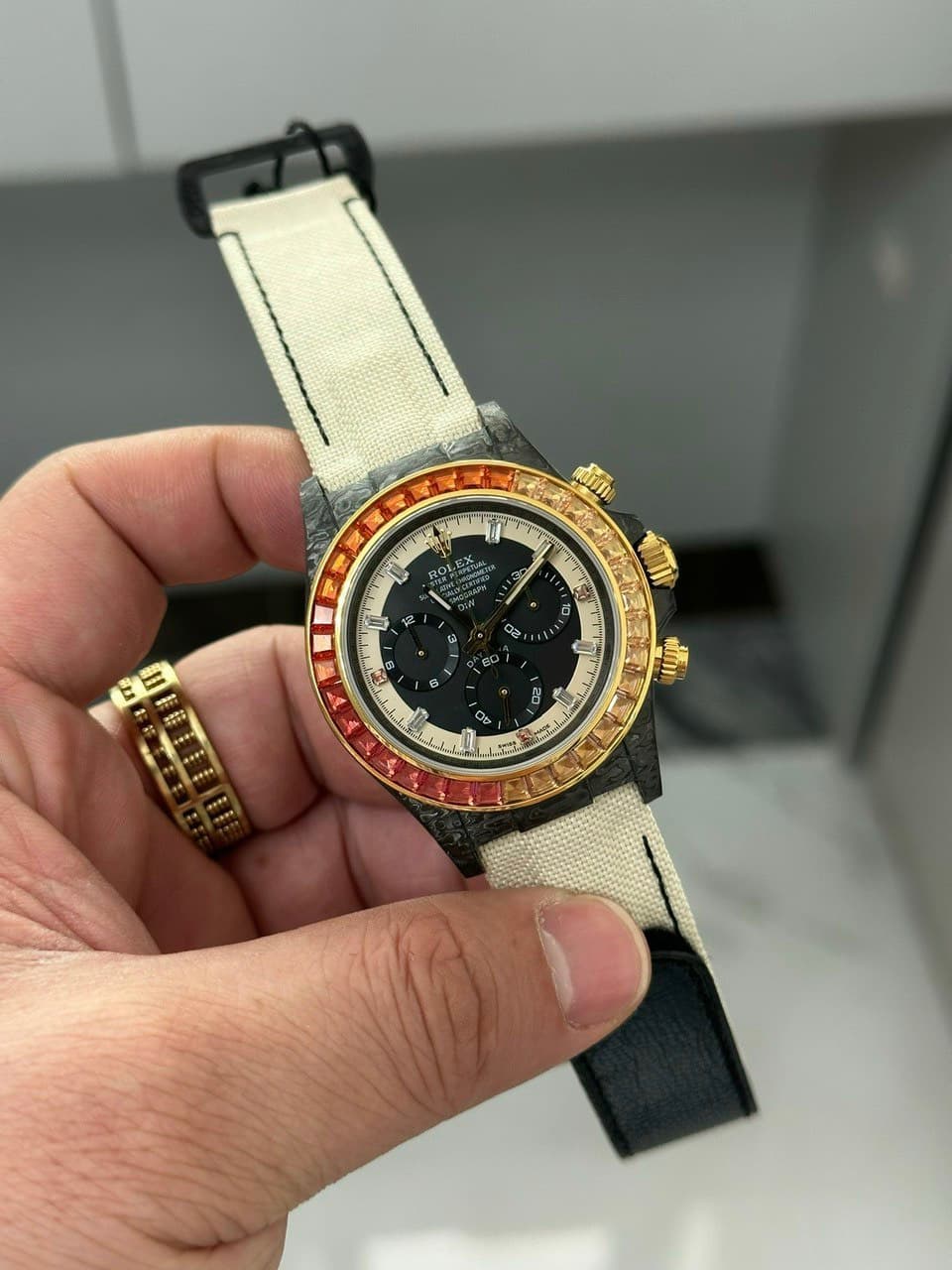 Dong-Ho-Rolex-Daytona-Nam-Dinh-Da-Vo-Carbon-Sieu-Nhe-DIW-40mm-2-1