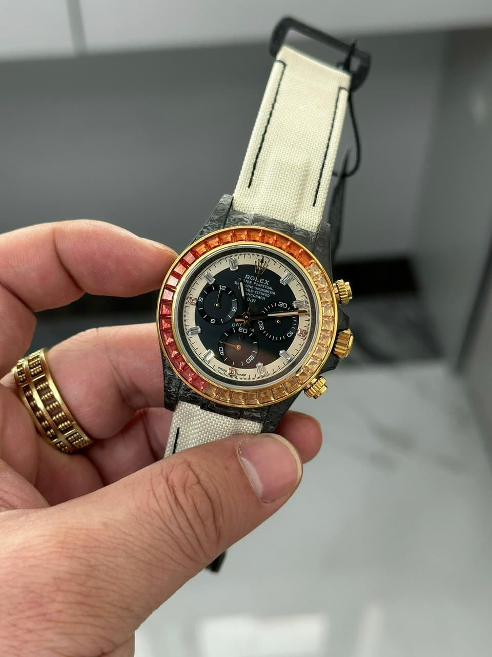 Dong-Ho-Rolex-Daytona-Nam-Dinh-Da-Vo-Carbon-Sieu-Nhe-DIW-40mm-4-1
