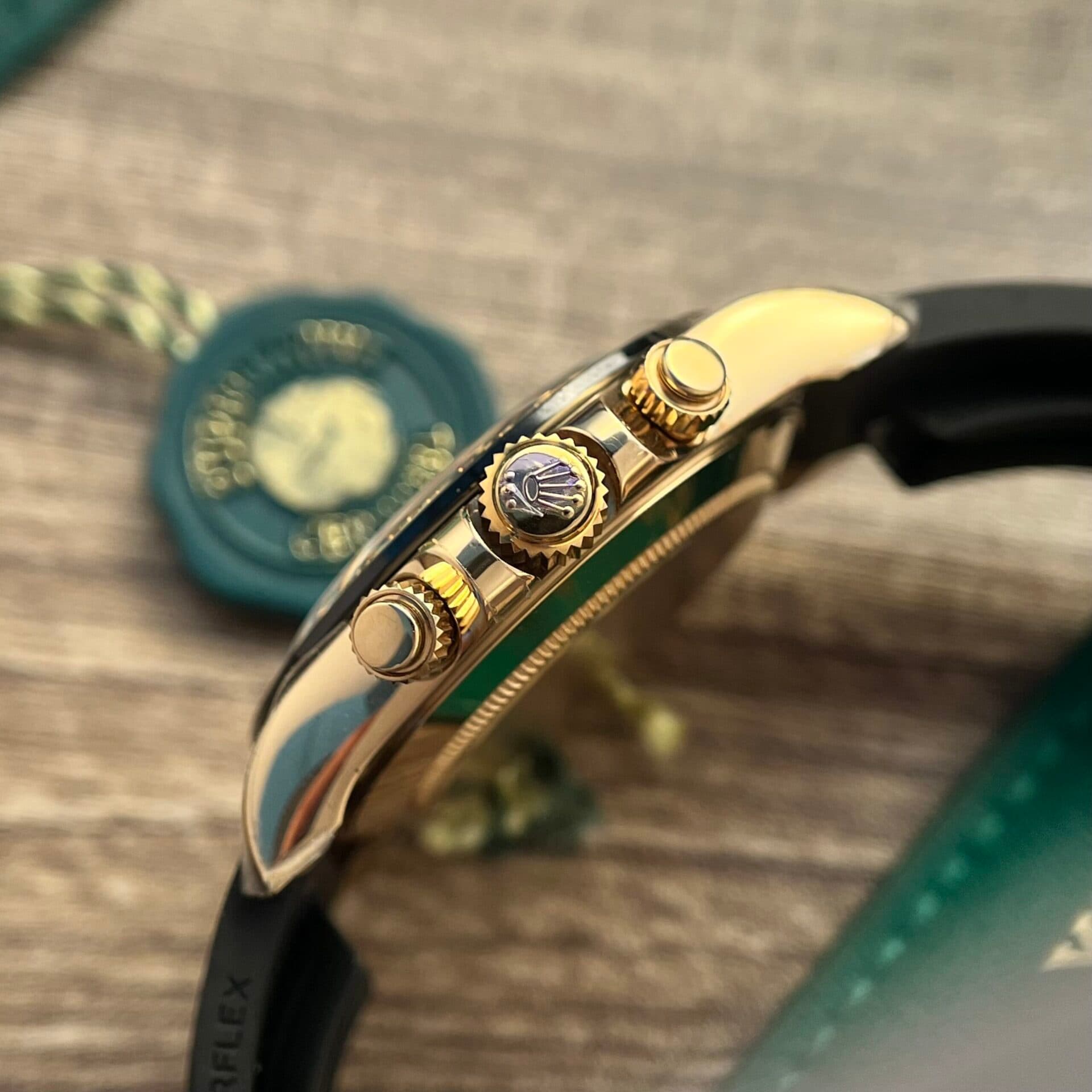 Dong-Ho-Rolex-Daytona-REplica-11-1-scaled-2