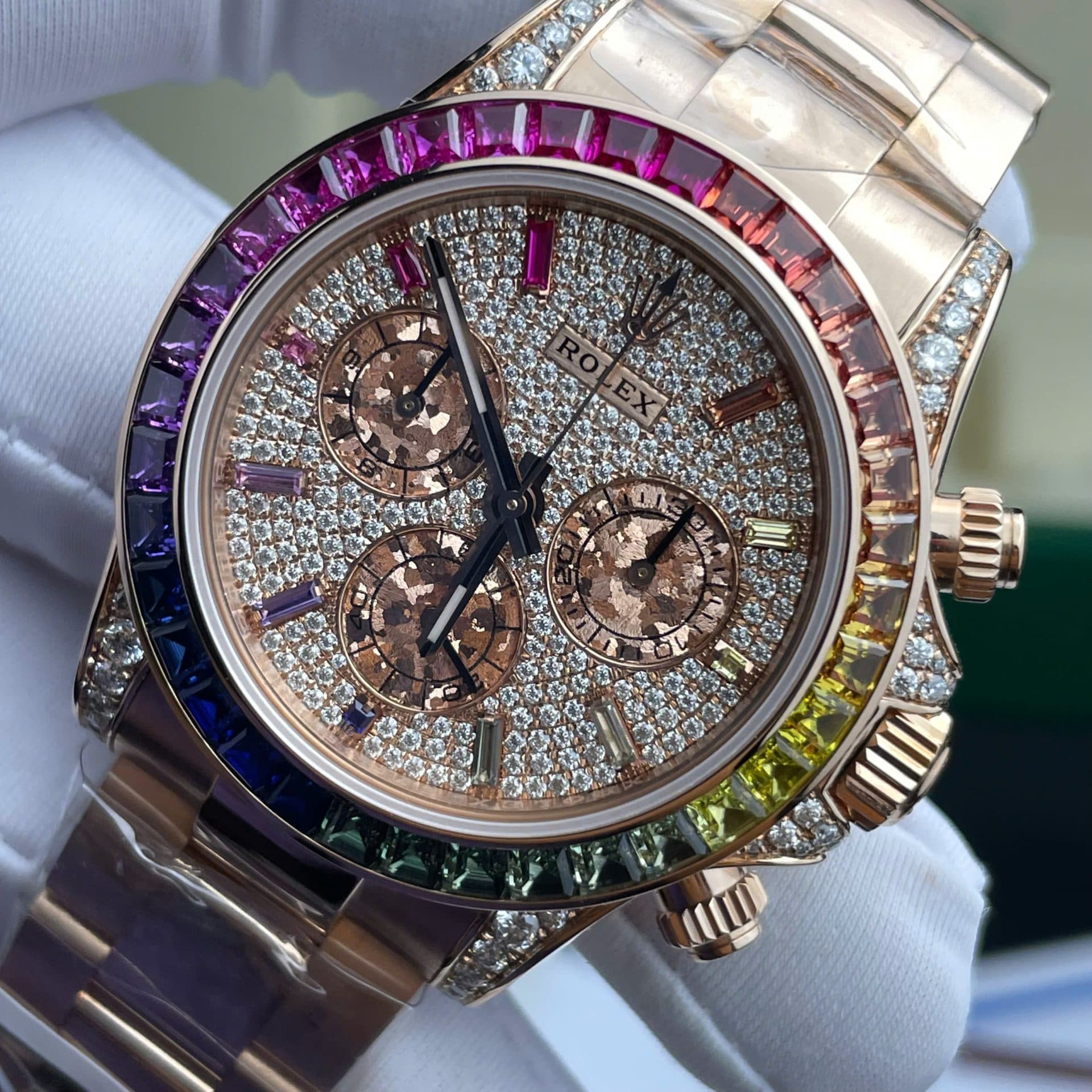 Dong-Ho-Rolex-Daytona-Rainbow-116595-Che-Tac-Boc-Vang-That-Ruby-Kim-Cuong-Moissanite-40mm-4-1