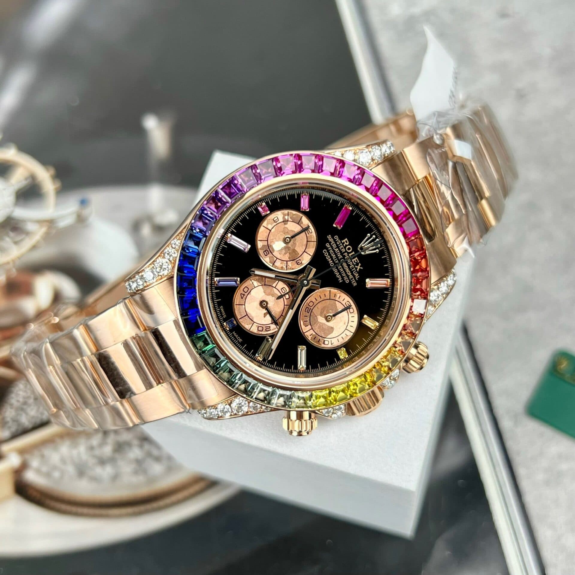 Dong-Ho-Rolex-Daytona-Rainbow-116595RBOW-Boc-Vang-Do-Kim-Cuong-Moissanite-40mm-4-1