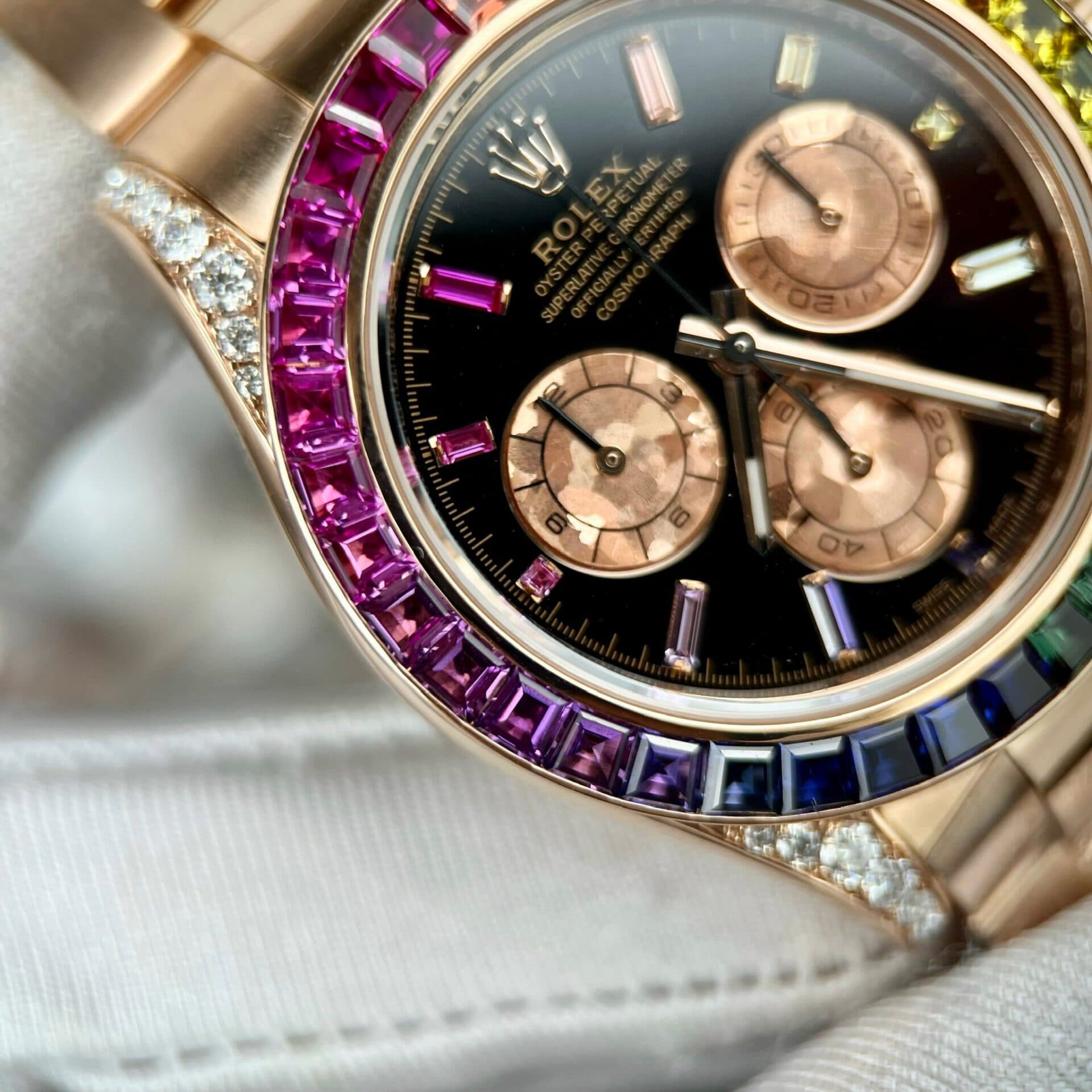 Dong-Ho-Rolex-Daytona-Rainbow-116595RBOW-Boc-Vang-Do-Kim-Cuong-Moissanite-40mm-5-1