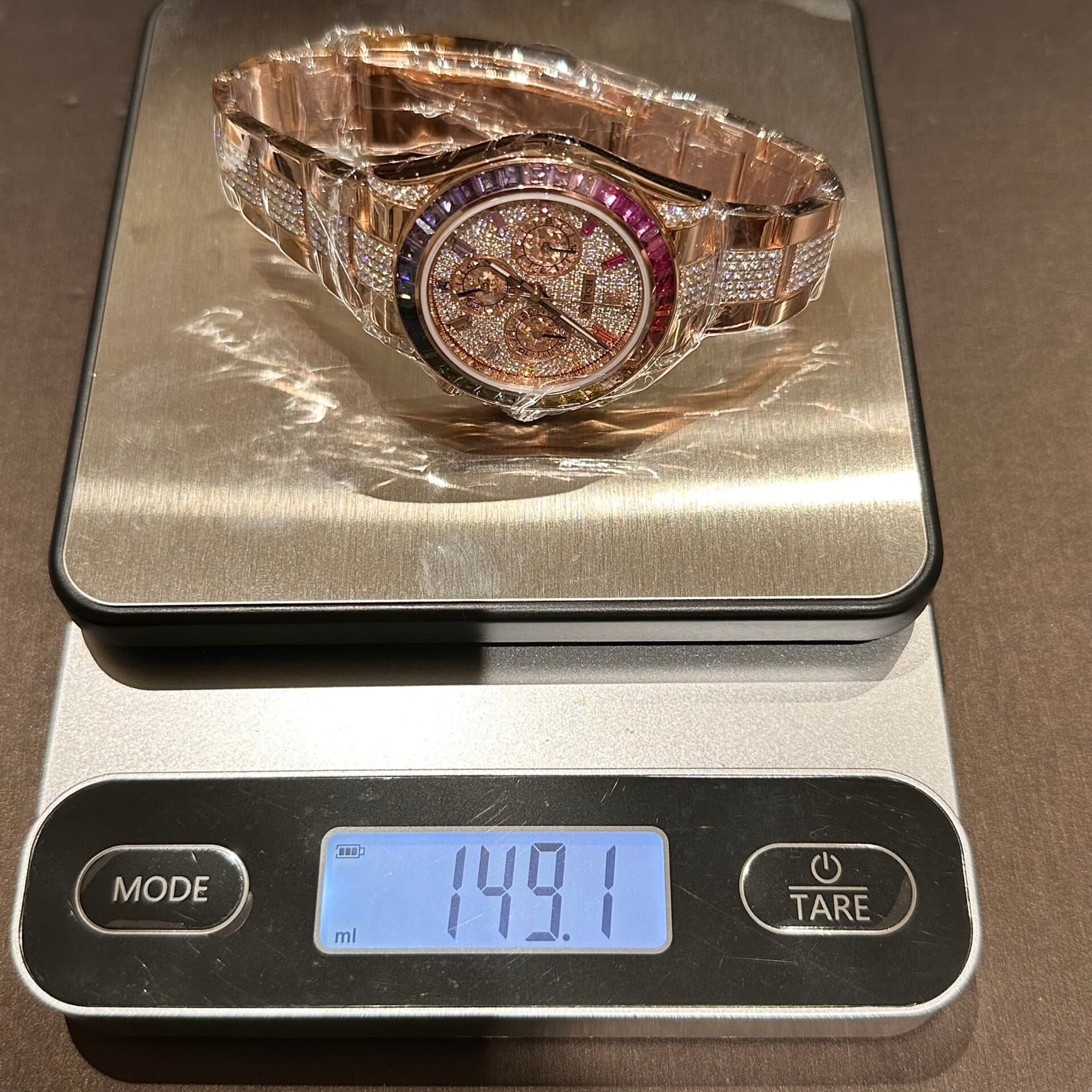 Dong-Ho-Rolex-Daytona-Rainbow-Boc-Vang-Do-Kim-Cuong-Moissanite-40mm-6-1