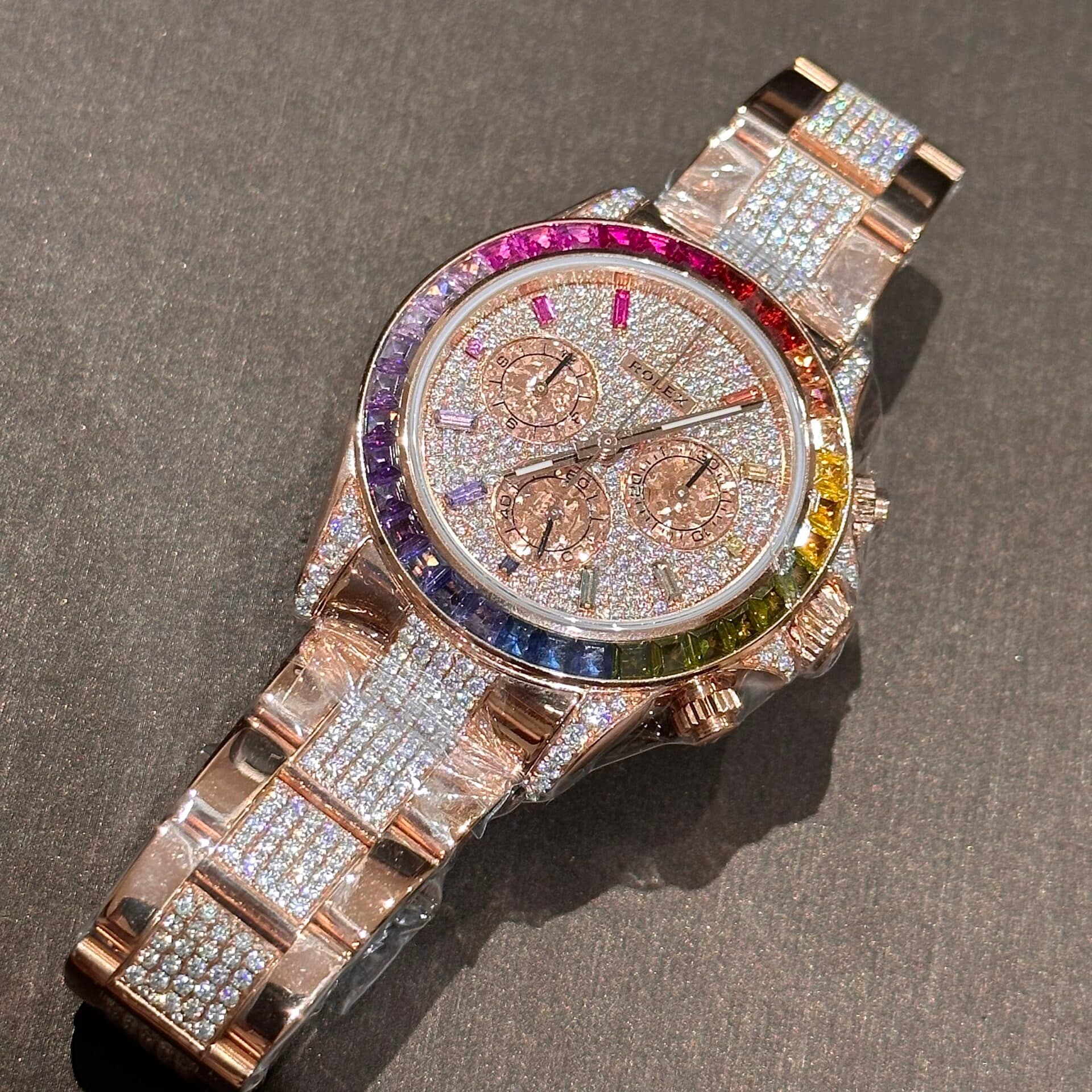 Dong-Ho-Rolex-Daytona-Rainbow-Boc-Vang-Do-Kim-Cuong-Moissanite-40mm-7-1