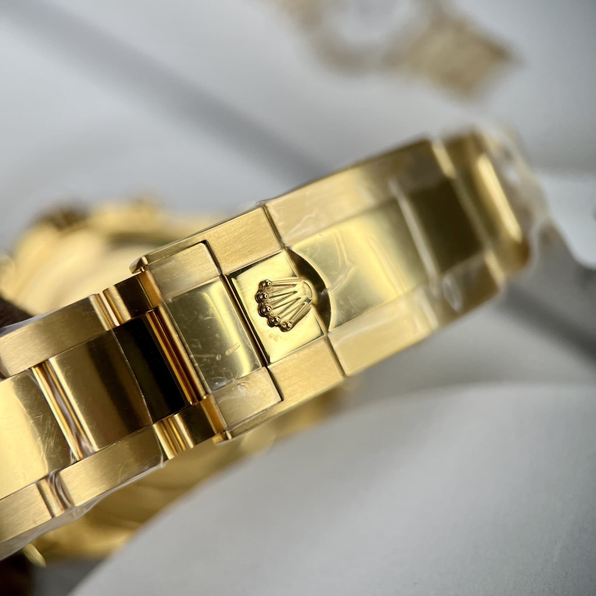 Dong-Ho-Rolex-Daytona-Rainbow-Boc-Vang-Do-Moissanite-Da-Quy-Tong-Hop-40mm-8-1