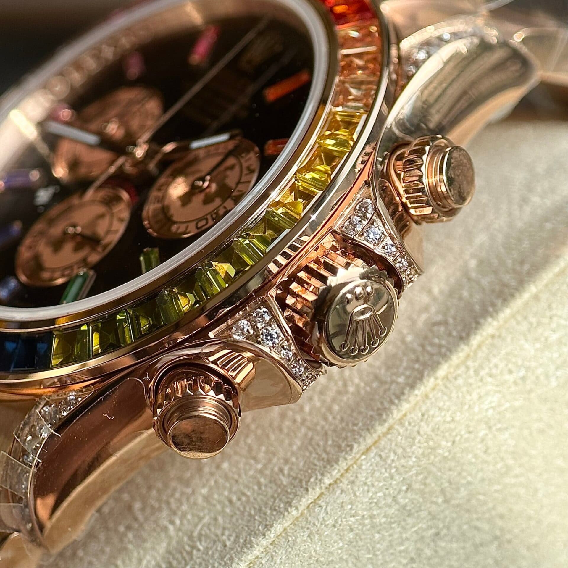 Dong-Ho-Rolex-Daytona-Rainbow-Nha-May-TW-Rep-11-40mm-3-scaled-1
