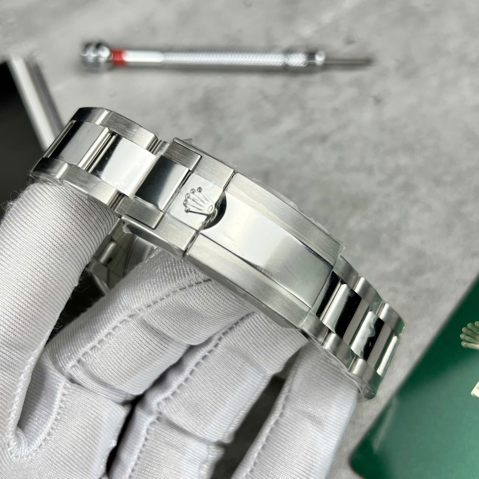 Dong-Ho-Rolex-Daytona-Replica-11-Mat-Xanh-Bang-Coc-So-Da-Quang-Nha-May-BT-40mm-1-1