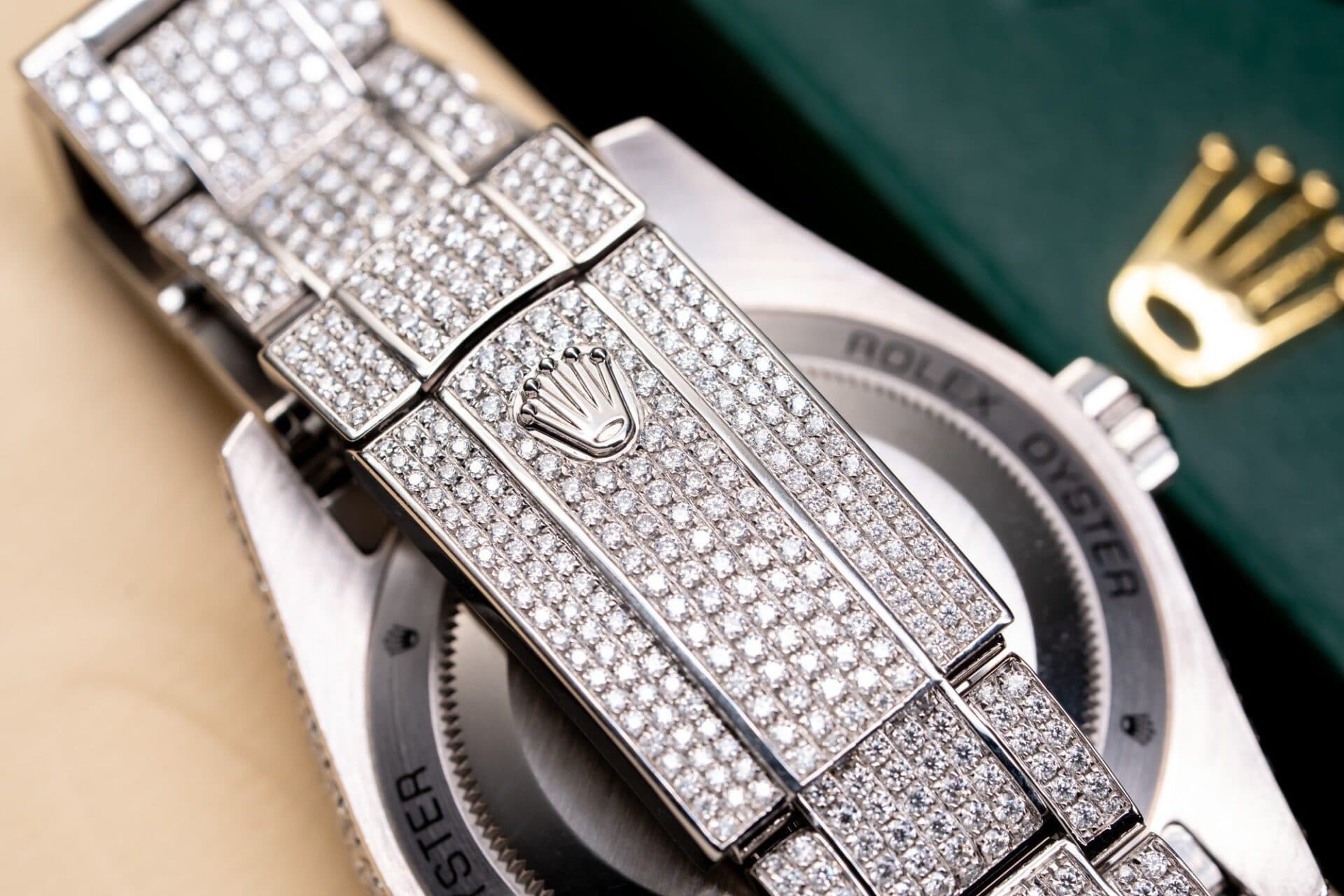 Dong-Ho-Rolex-Dinh-Kim-Cuong-Moissanite-3-1