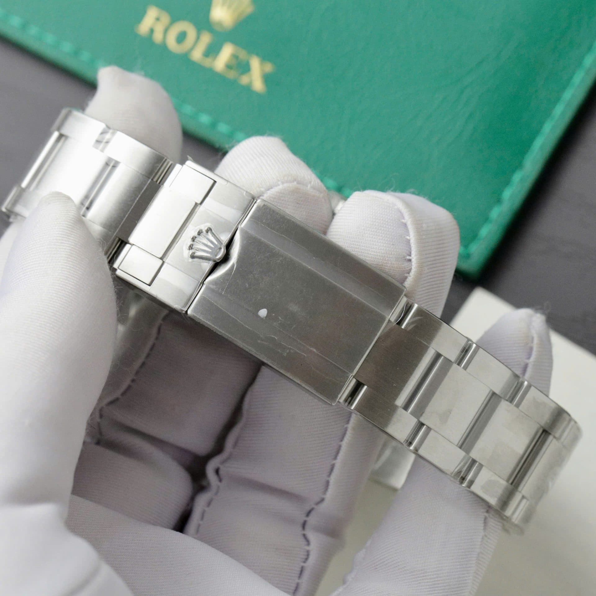 Dong-Ho-Rolex-Explorer-II-226570-Rep-11-Cao-Cap-Nhat-Mat-Den-Nha-May-Clean-42mm-1-1