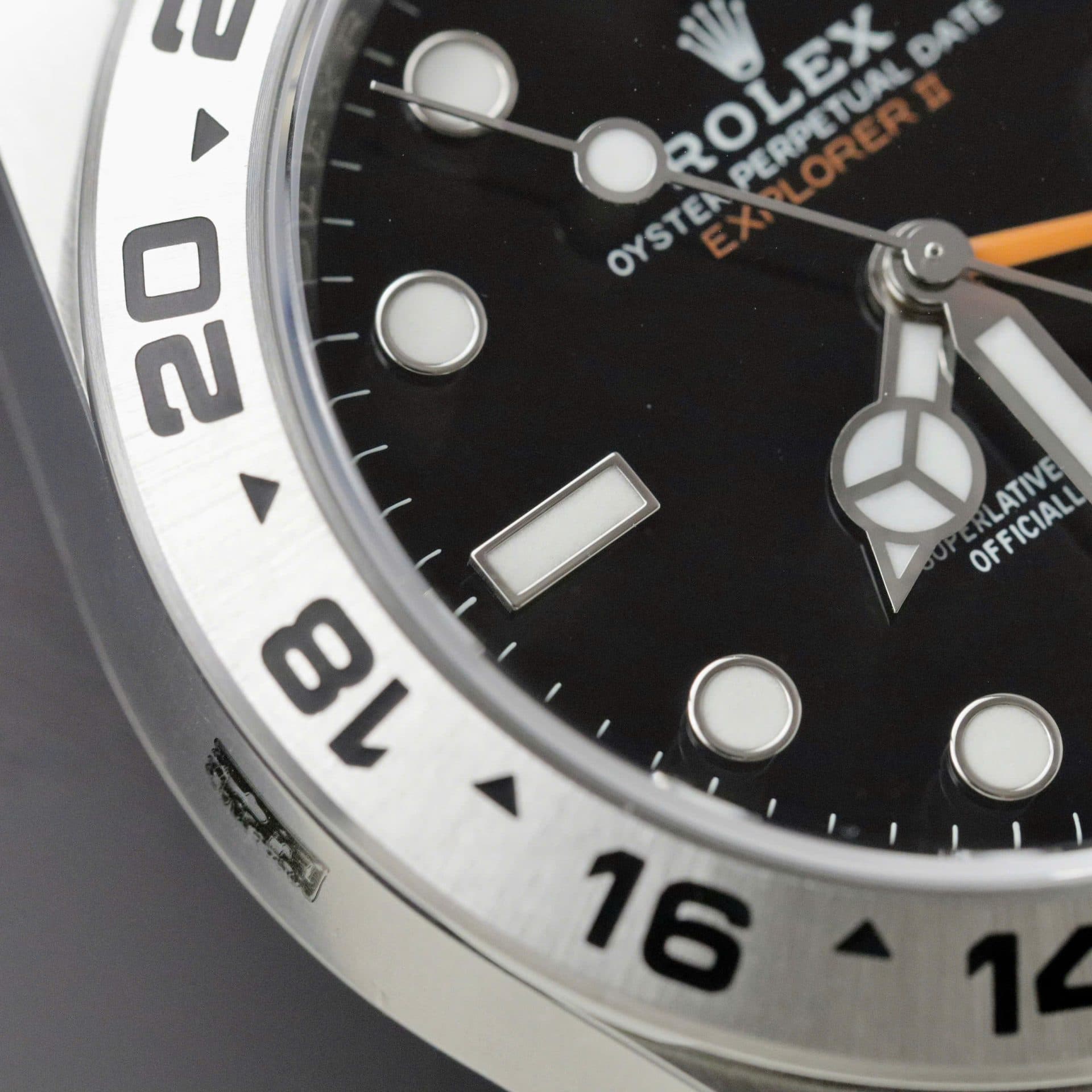 Dong-Ho-Rolex-Explorer-II-226570-Rep-11-Cao-Cap-Nhat-Mat-Den-Nha-May-Clean-42mm-5-1