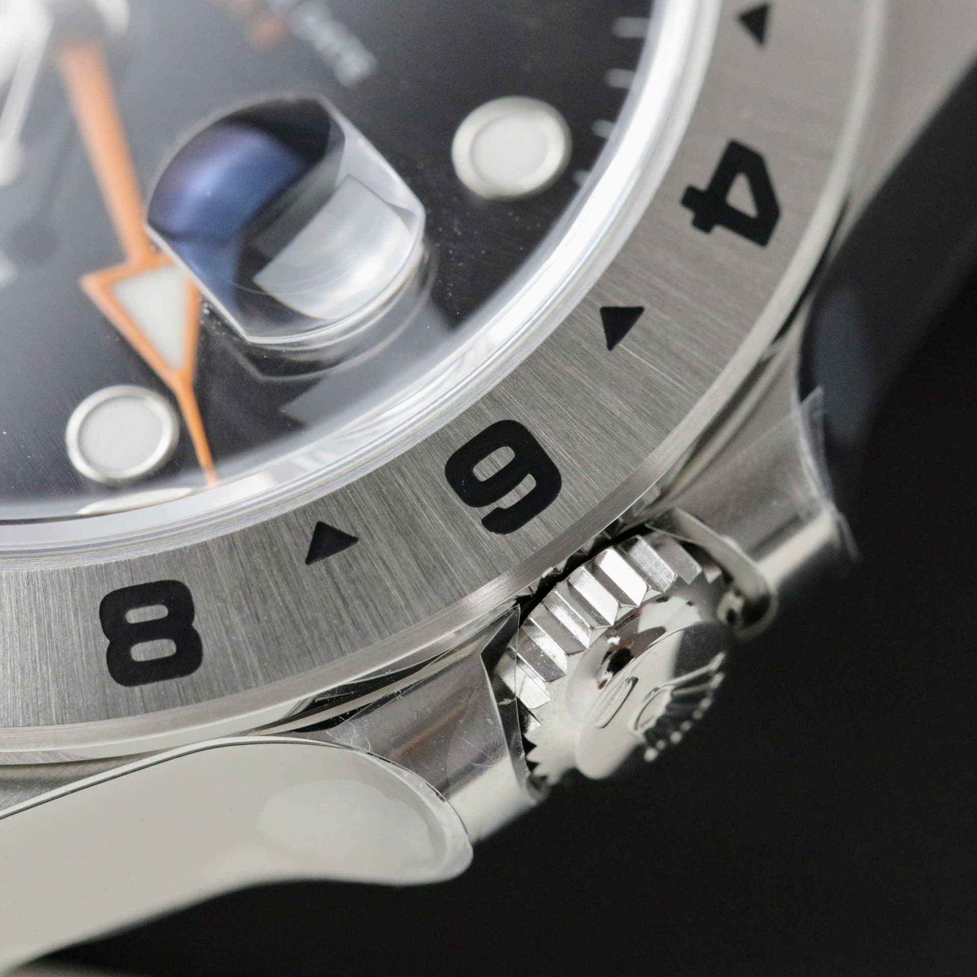 Dong-Ho-Rolex-Explorer-II-226570-Rep-11-Cao-Cap-Nhat-Mat-Den-Nha-May-Clean-42mm-7-1
