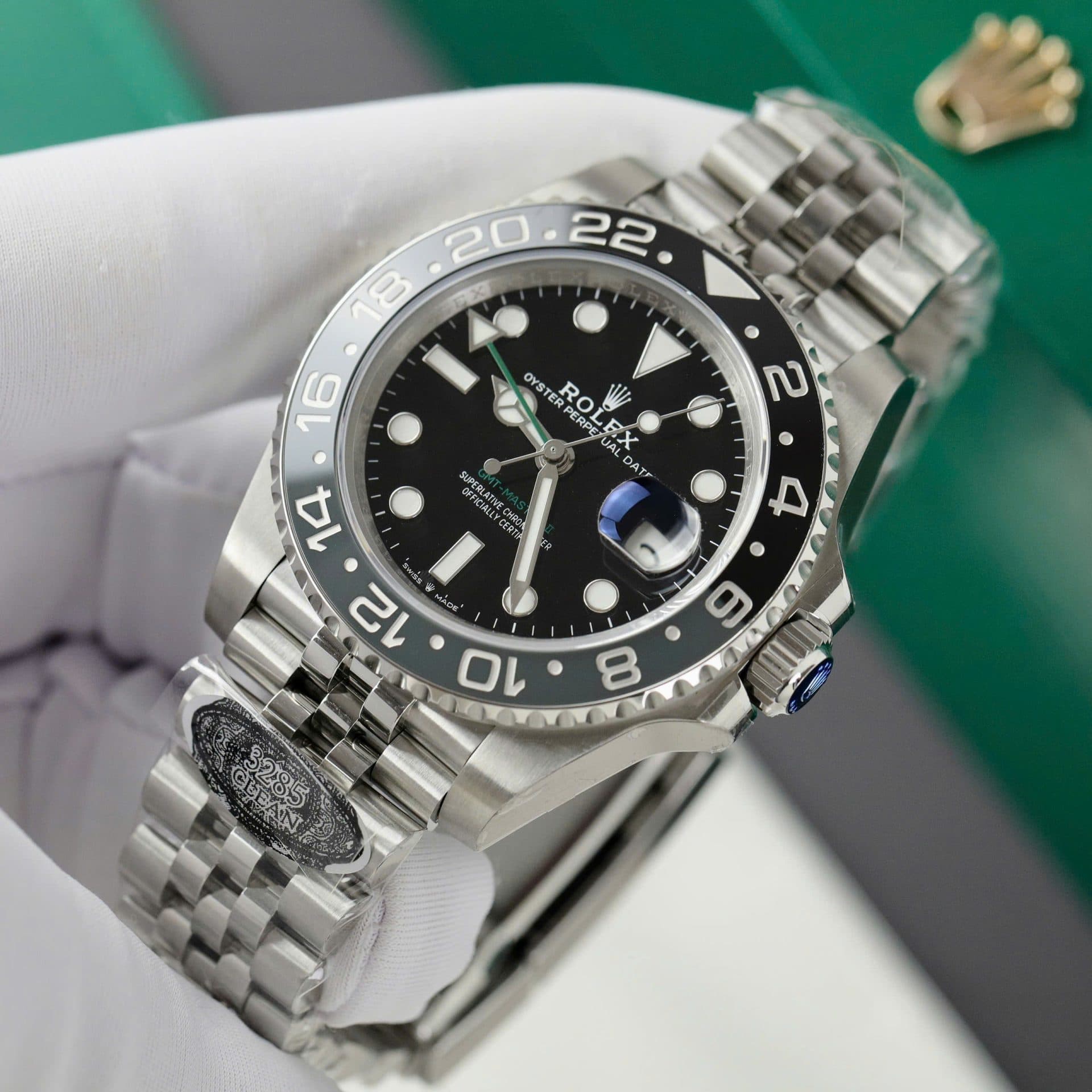 Dong-Ho-Rolex-GMT-Master-II-126710GRNR-Replica-11-Cao-Cap-Nha-May-Clean-41mm-3-1