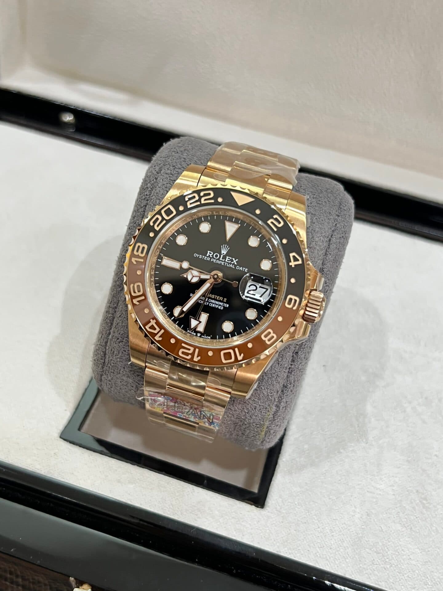 Dong-Ho-Rolex-GMT-Master-II-126715CHNR-1