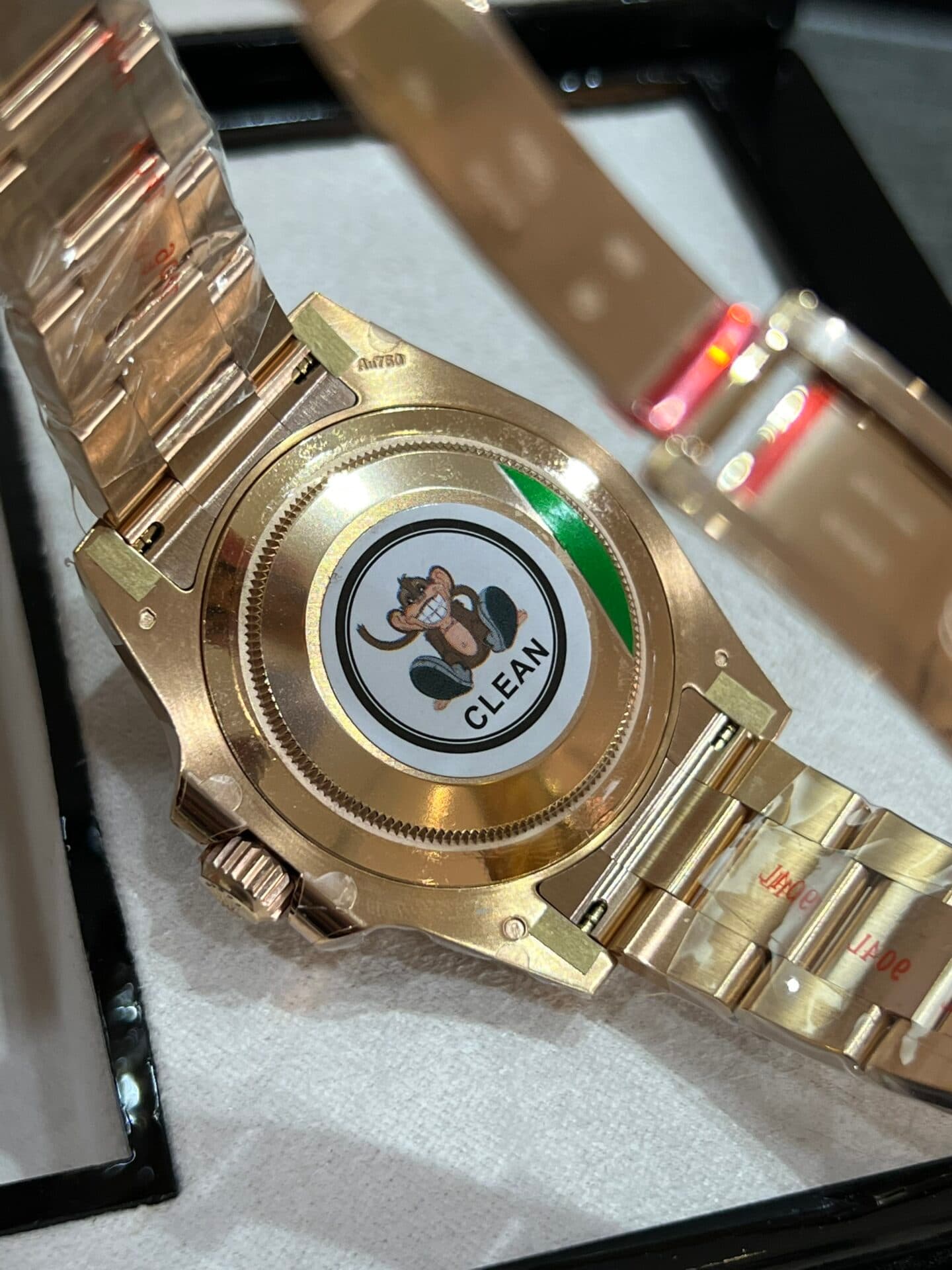 Dong-Ho-Rolex-GMT-Master-II-126715CHNR-Root-Beer-Clean-6-1