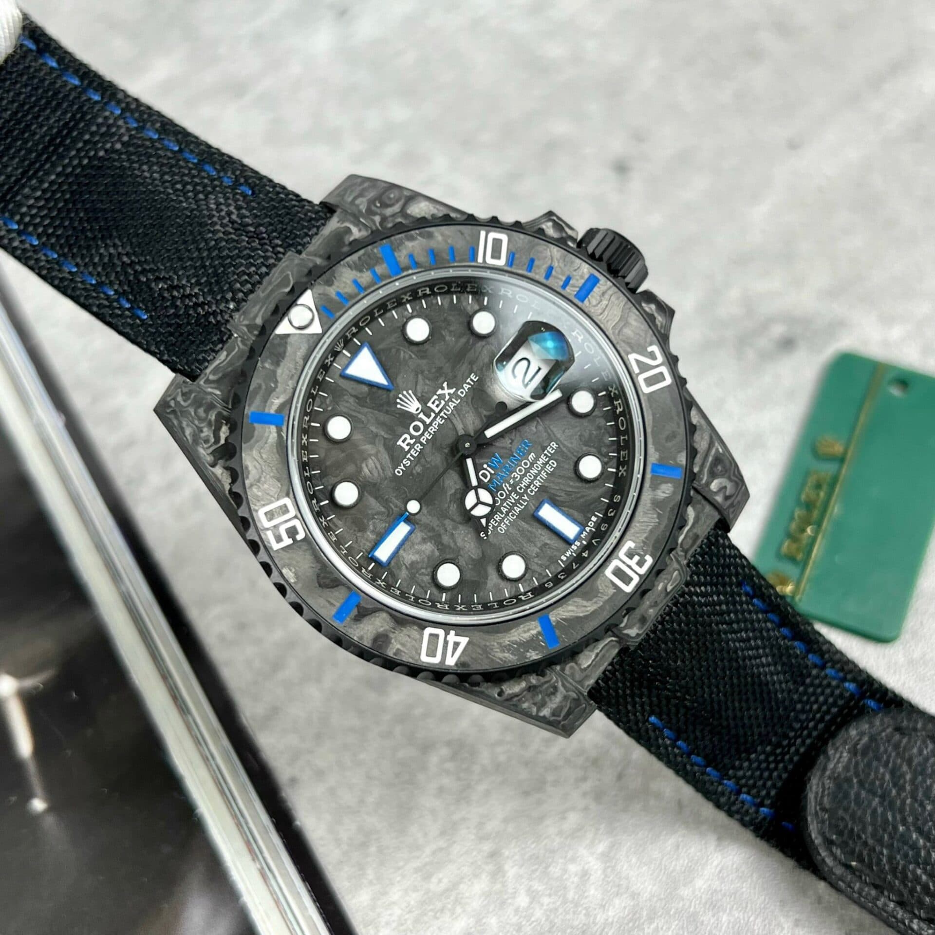 Dong-Ho-Rolex-GMT-Master-II-Diw-Replica-11-Carbon-Sieu-Nhe-40mm-3-1