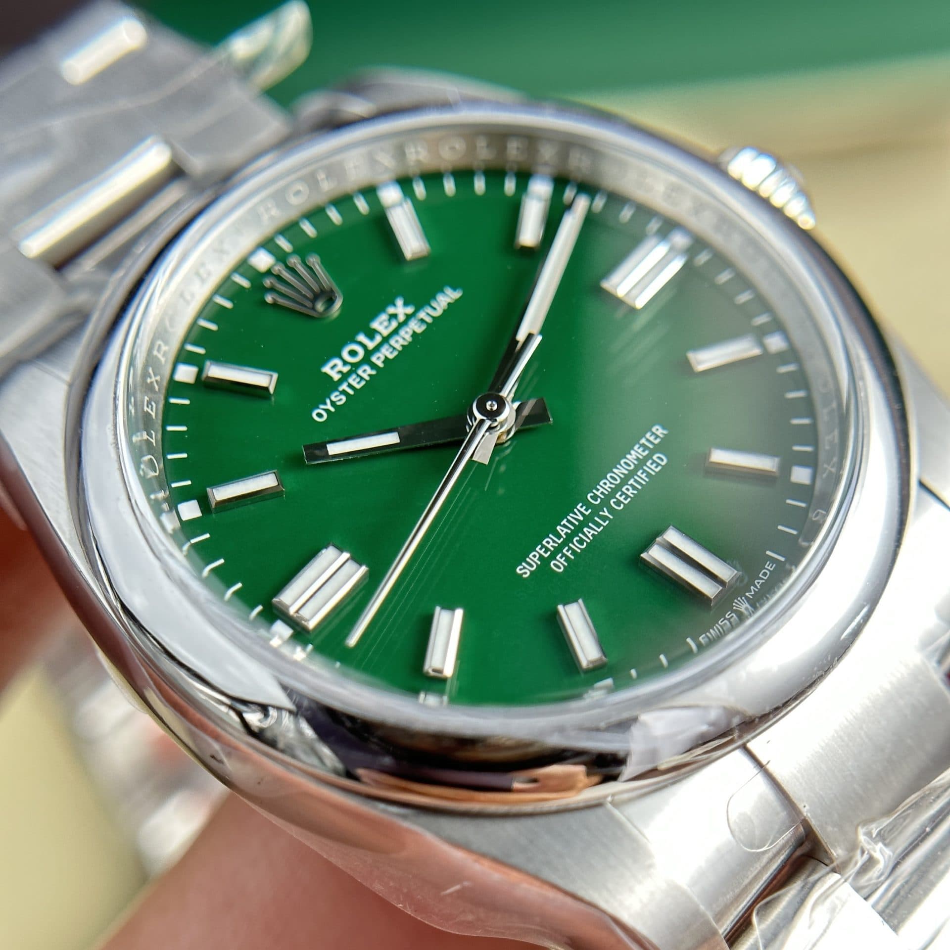 Dong-Ho-Rolex-Nam-Che-Tac-Oyster-Perpetual-126000-Mat-Xanh-La-Cay-Clean-Factory-36mm-4-1