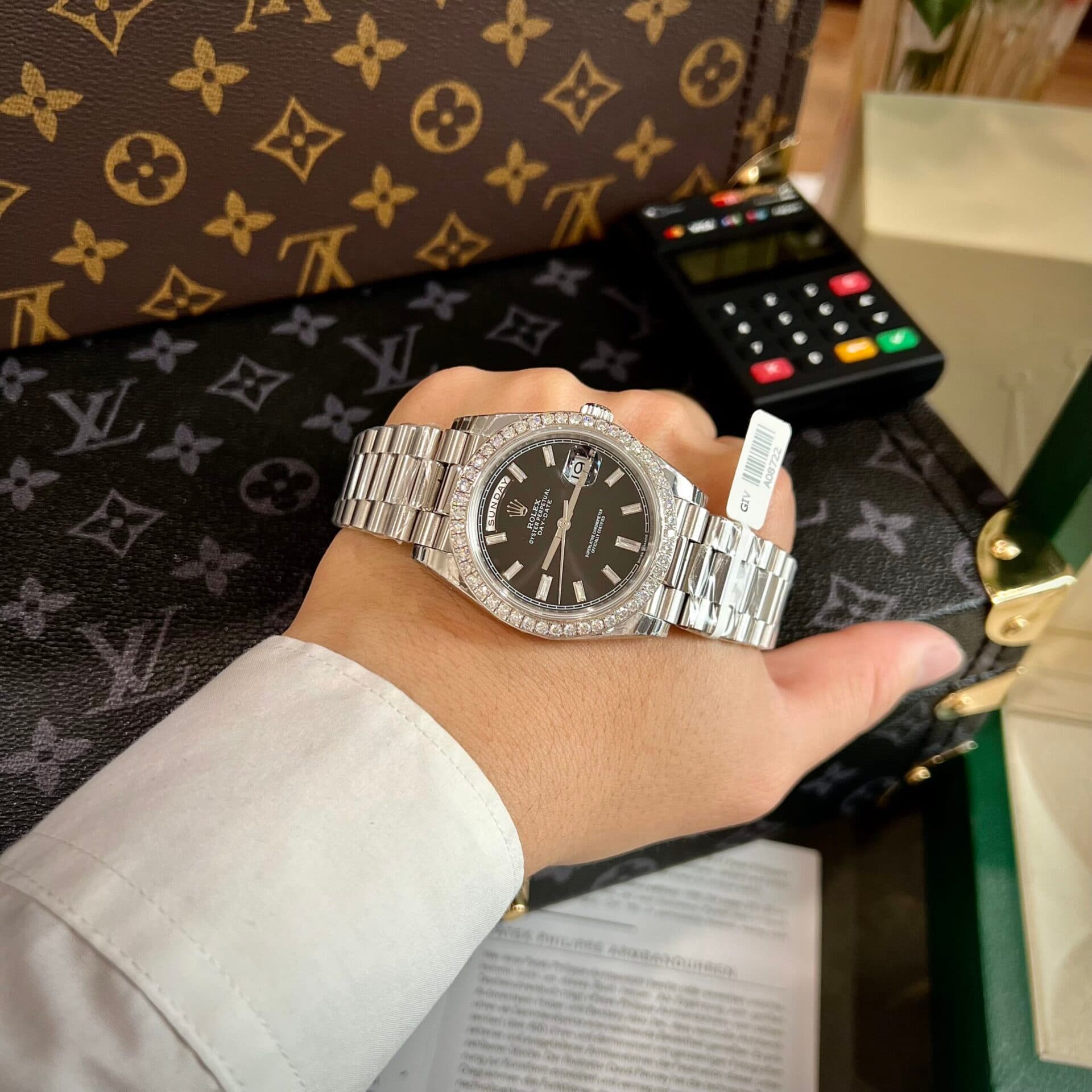 Dong-Ho-Rolex-Nam-Dinh-Kim-Cuong-Moissanite-Day-Date-Rep-11-40mm-4-scaled-1