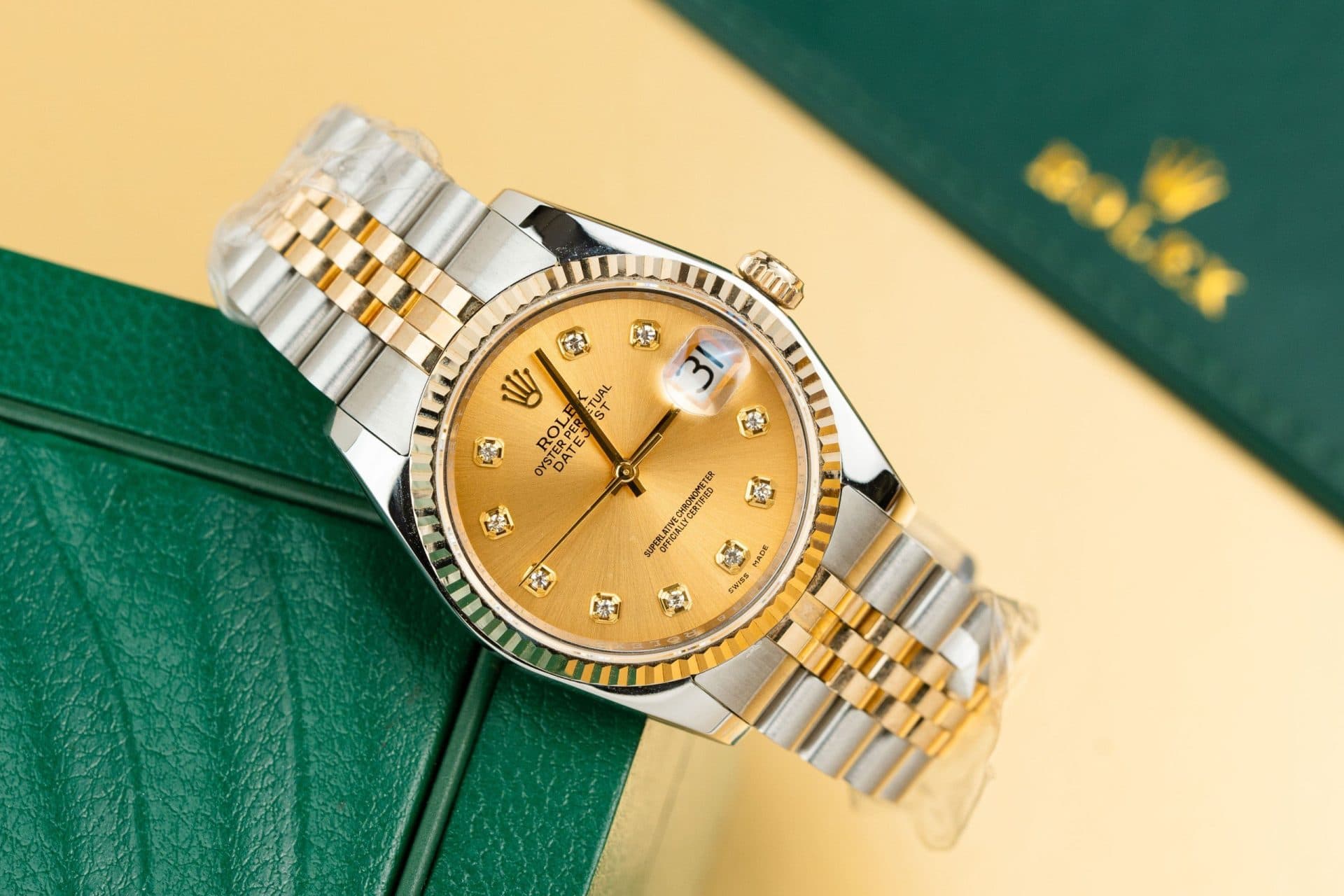 Dong-Ho-Rolex-Nam-Rep-11-DateJust-126233-Mat-So-Vang-Champagne-Boc-Vang-That-36mm-2-1