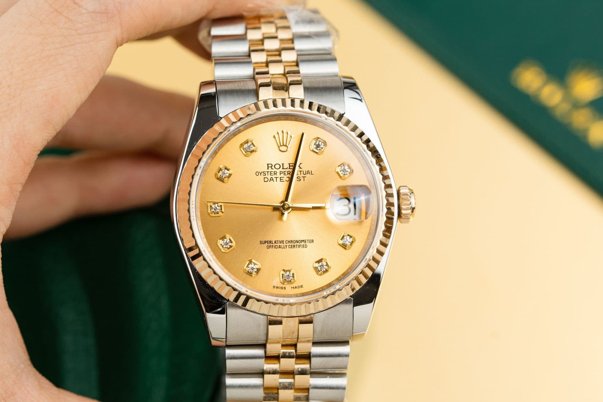 Dong-Ho-Rolex-Nam-Rep-11-DateJust-126233-Mat-So-Vang-Champagne-Boc-Vang-That-36mm-6-1