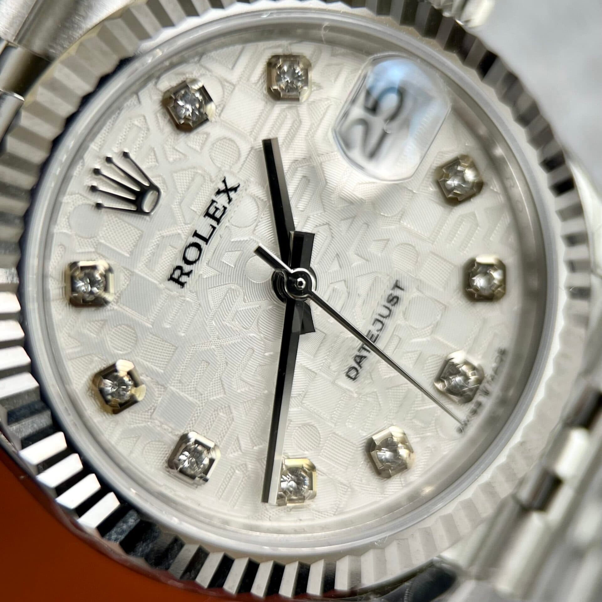 Dong-Ho-Rolex-Nu-DateJust-Mat-So-Vi-Tinh-Super-Fake-EWF-31mm-3-scaled-1