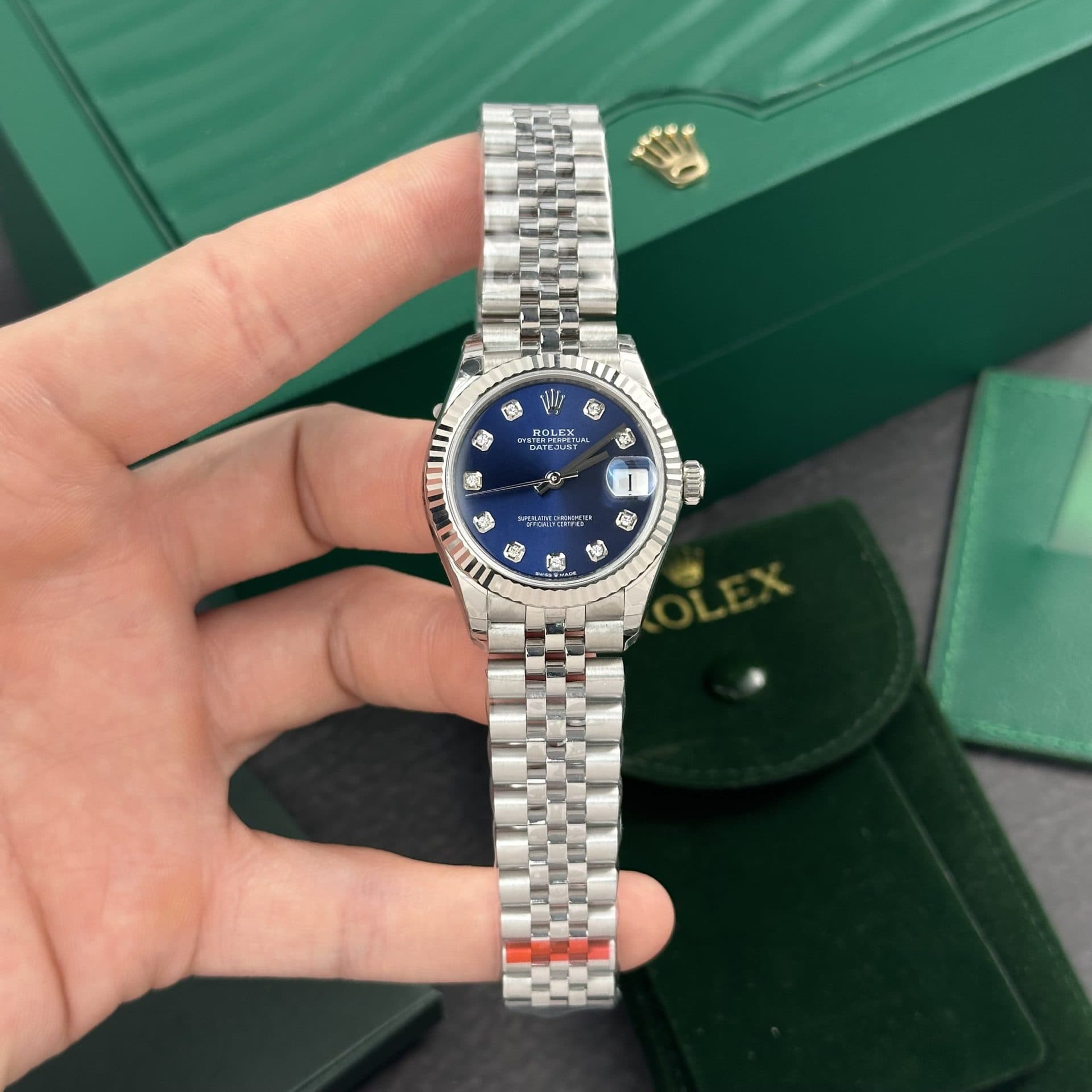 Dong-Ho-Rolex-Nu-DateJust-Replica-Cao-Cap-Mat-Xanh-Blue-31mm-3-1