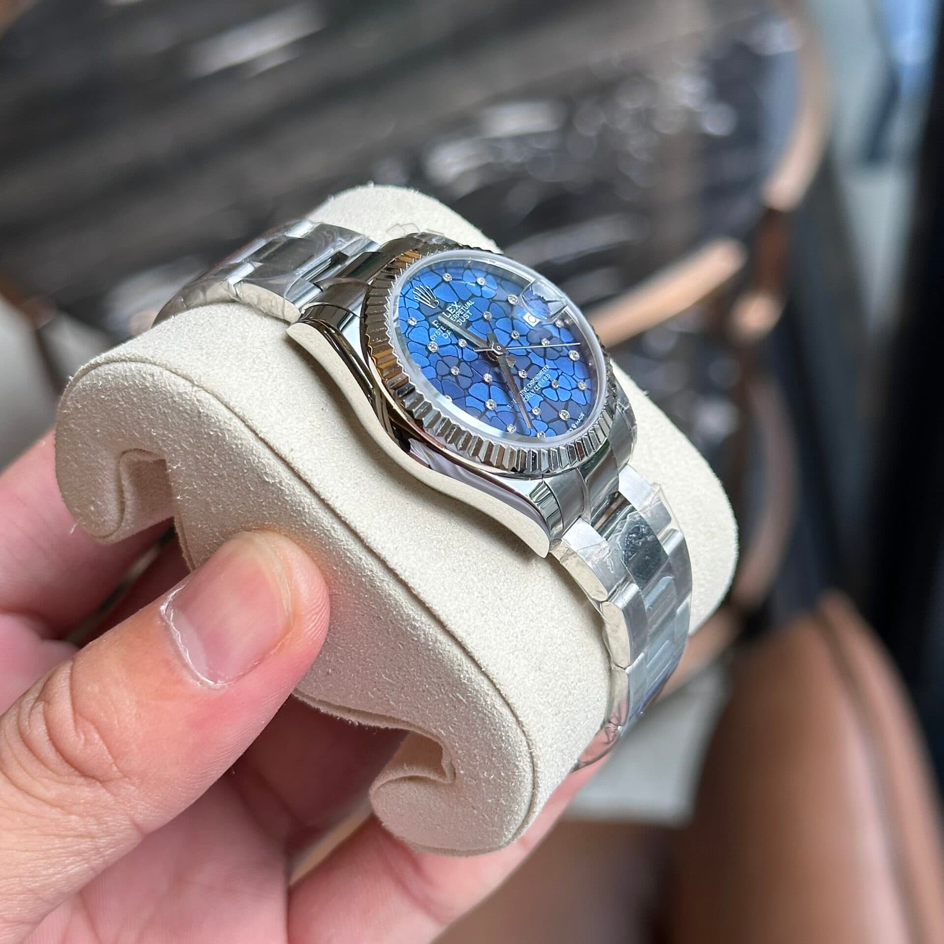 Dong-Ho-Rolex-Nu-DateJust-Replica-Mat-So-Cay-La-Mau-Xanh-Duong-31mm-7-1