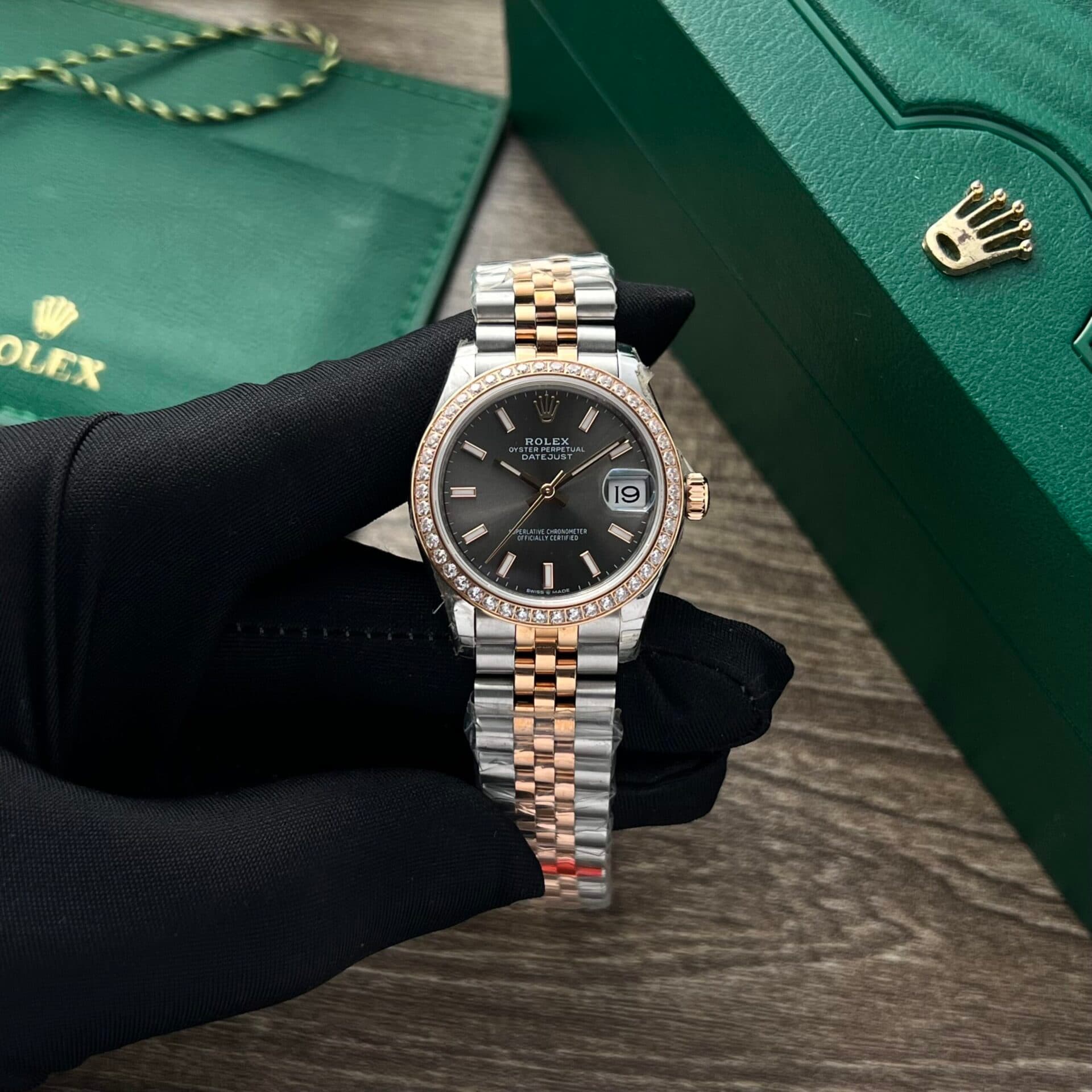 Dong-Ho-Rolex-Nu-Datejust-Replica-11-Dinh-Da-Mat-Xam-31mm-3-scaled-1