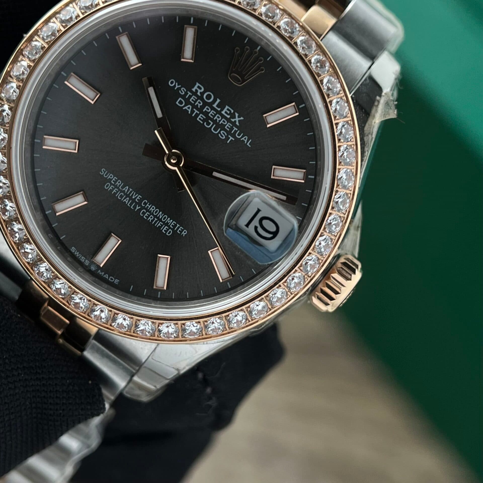 Dong-Ho-Rolex-Nu-Datejust-Replica-11-Dinh-Da-Mat-Xam-31mm-6-scaled-1