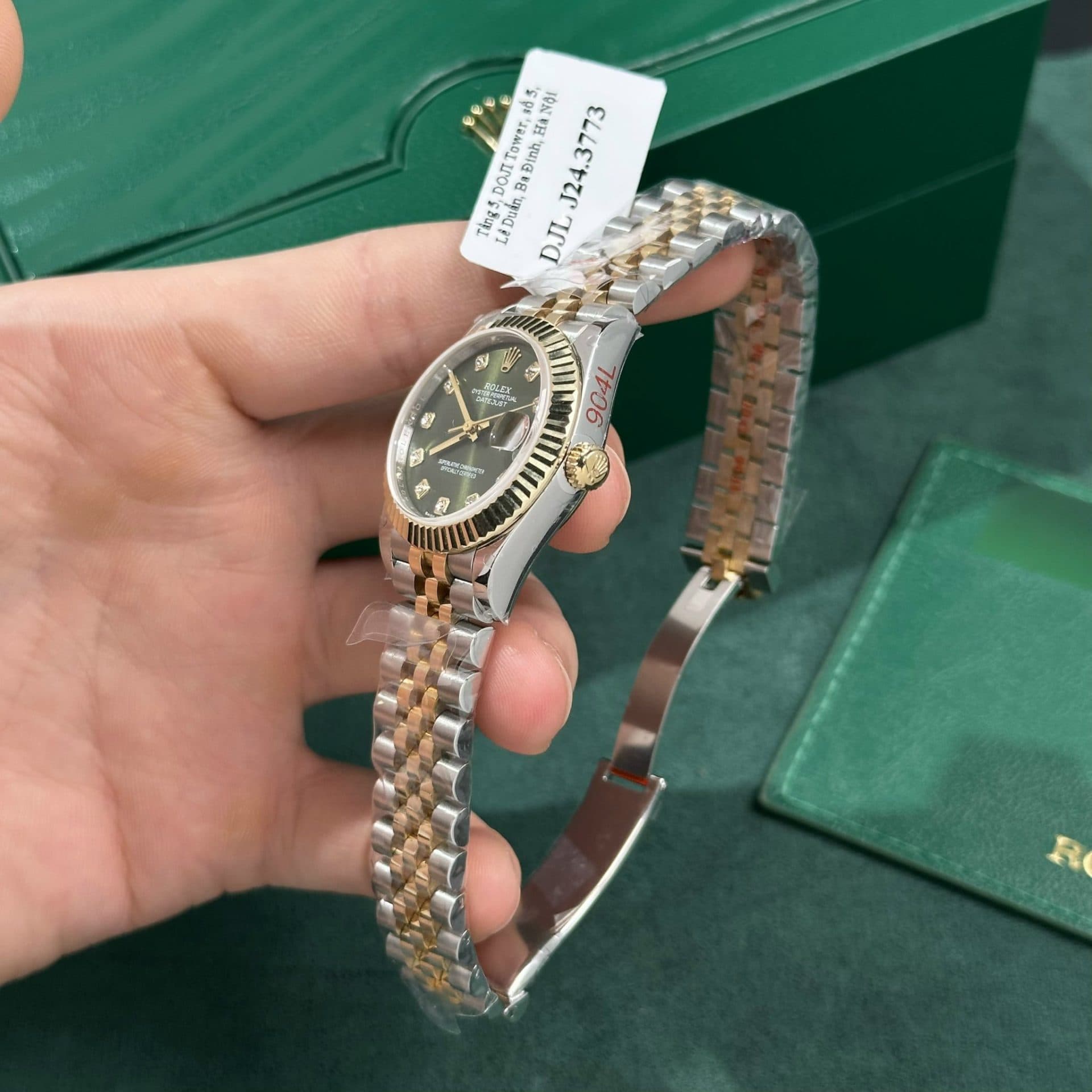 Dong-Ho-Rolex-Nu-Rep-11-DateJust-Boc-Vang-Gold-Mat-Xanh-Green-GM-Factory-31mm-5-1