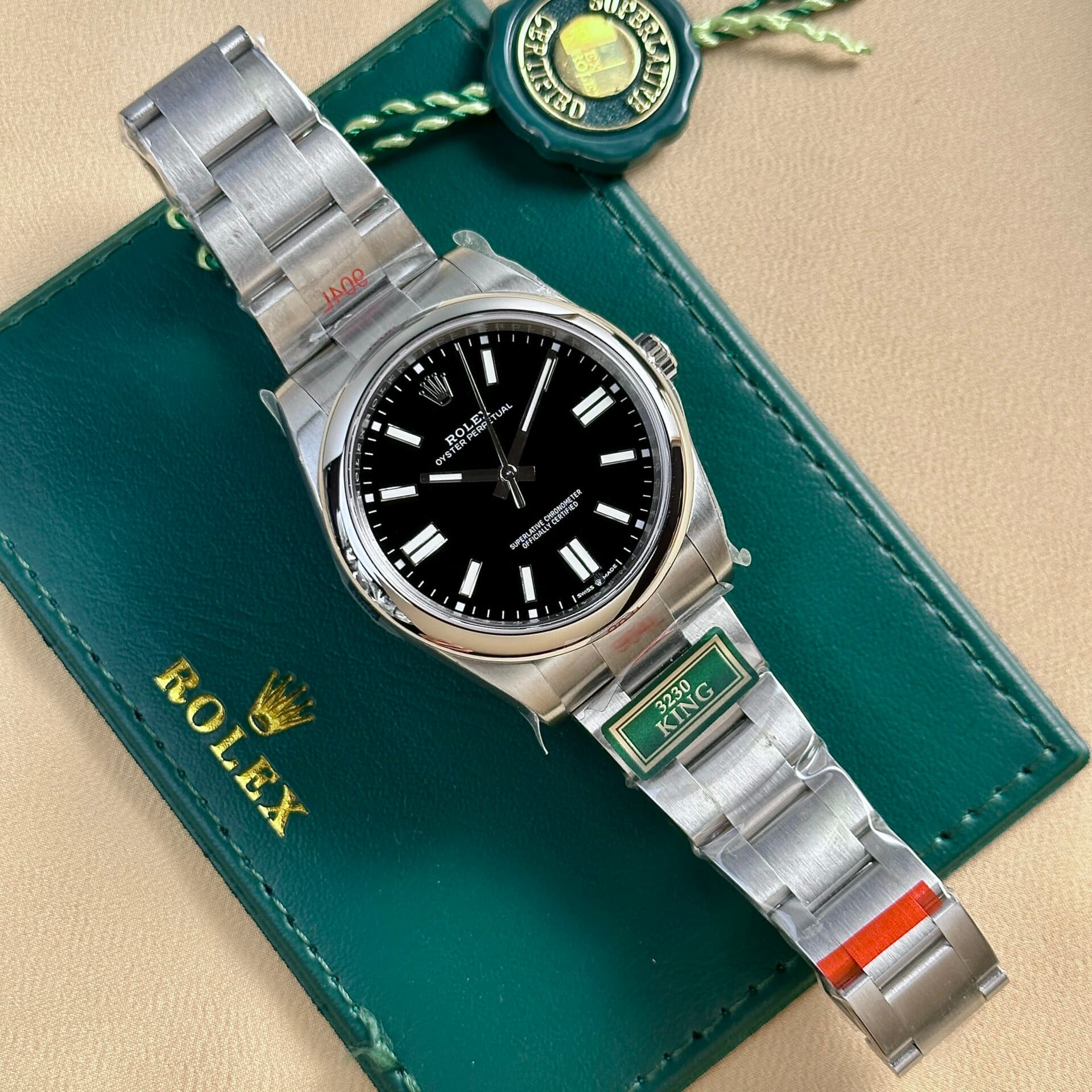Dong-Ho-Rolex-Oyster-Perpetual-124300-Mat-Den-Replica-King-Factory-41mm-3-1