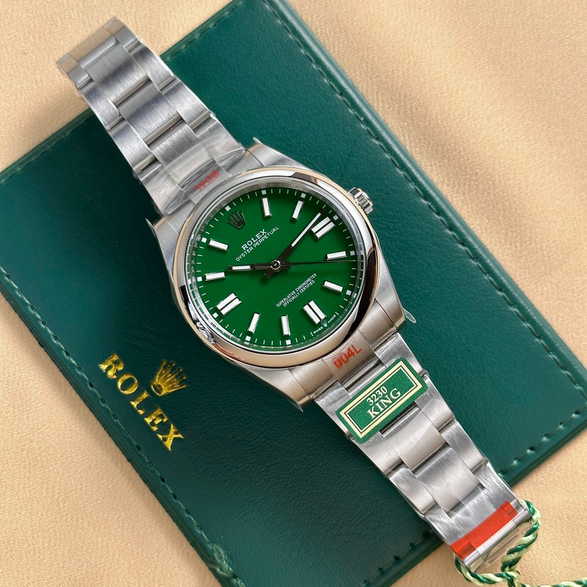 Dong-Ho-Rolex-Oyster-Perpetual-124300-Mat-Xanh-La-Rep-11-King-Factory-41mm-2-1