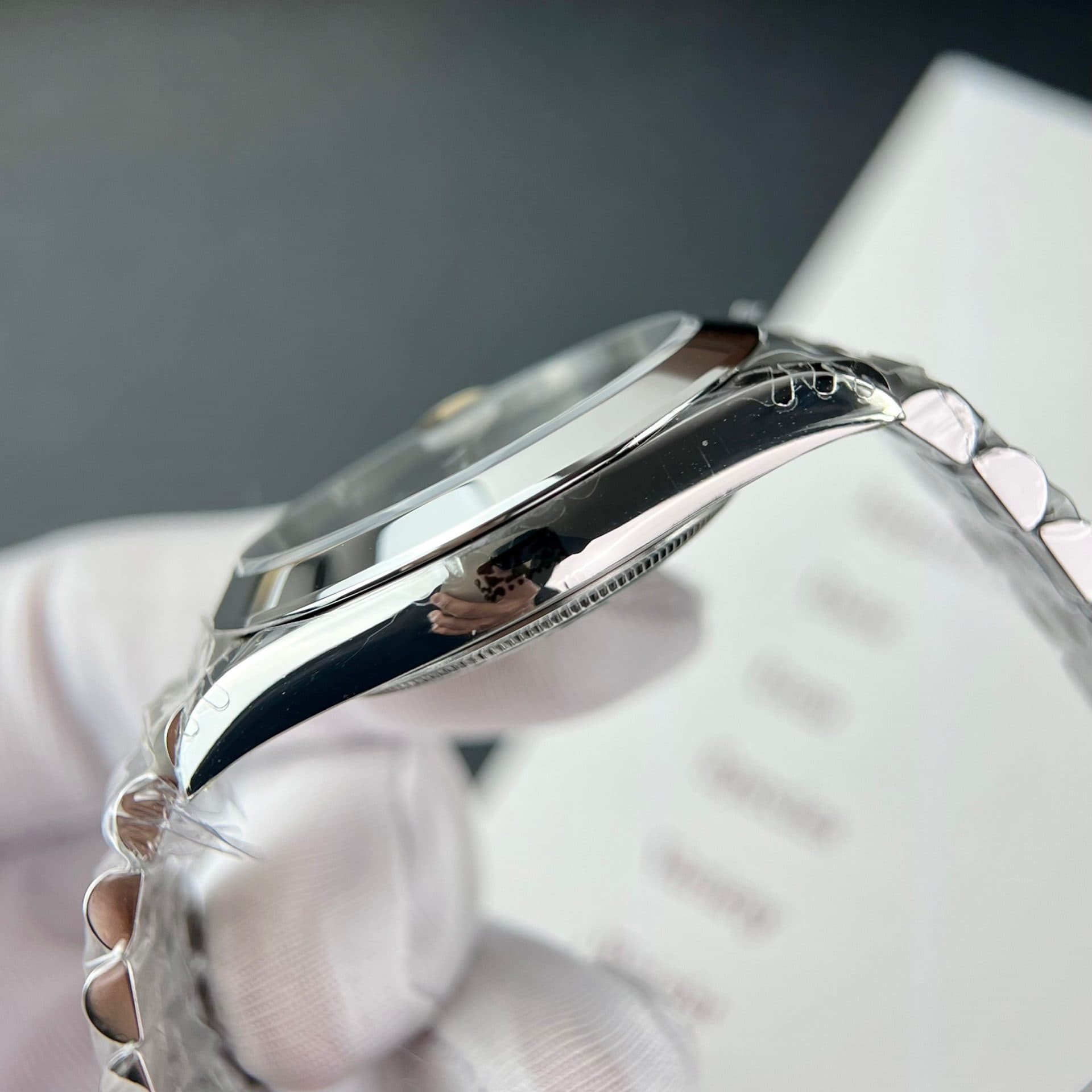 Dong-Ho-Rolex-Rep-11-DateJust-126300-Mat-Wimbledon-VS-Factory-41mm-6-1