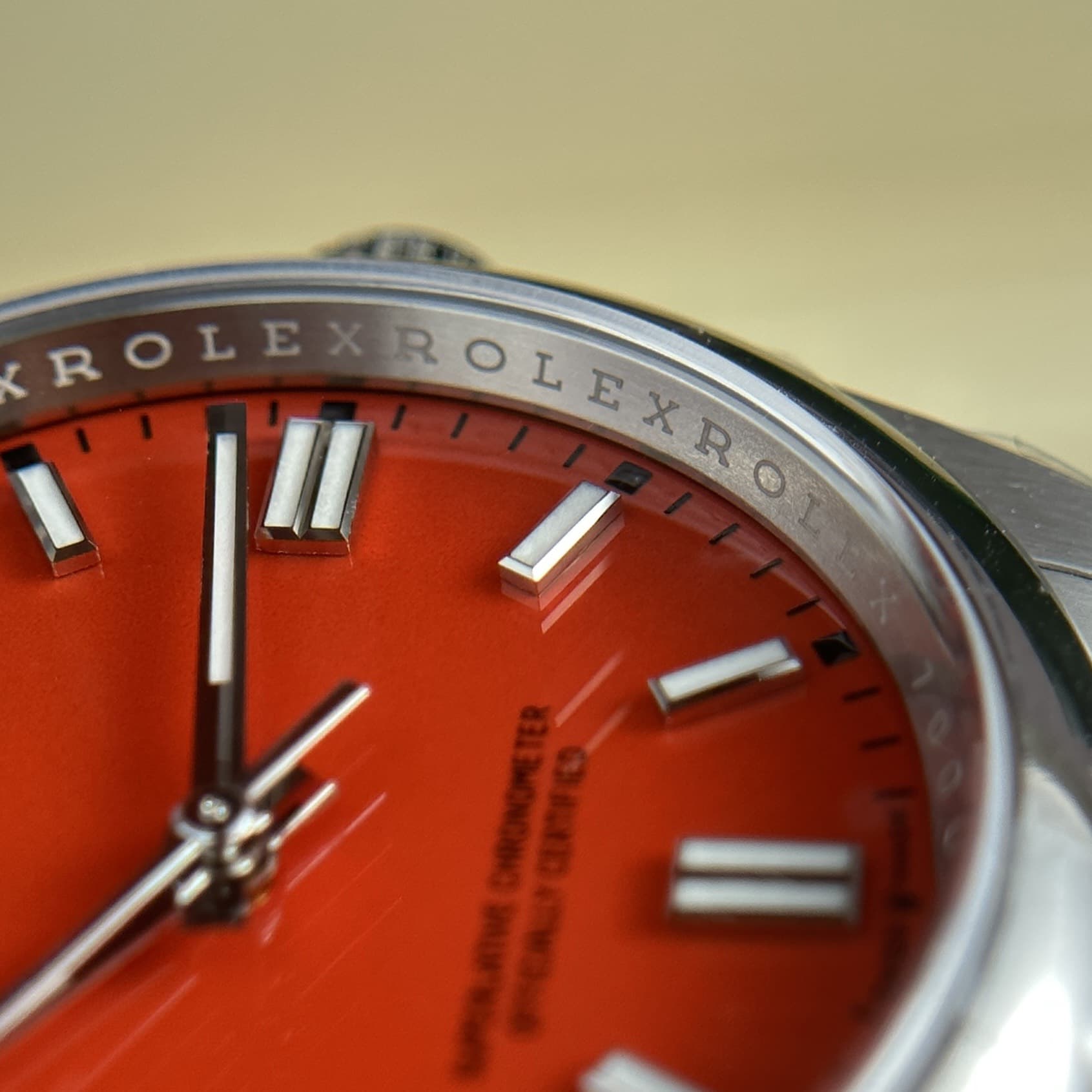 Dong-Ho-Rolex-Rep-11-Oyster-Perpetual-126000-Mat-Mau-Do-Clean-Factory-36mm-2-1