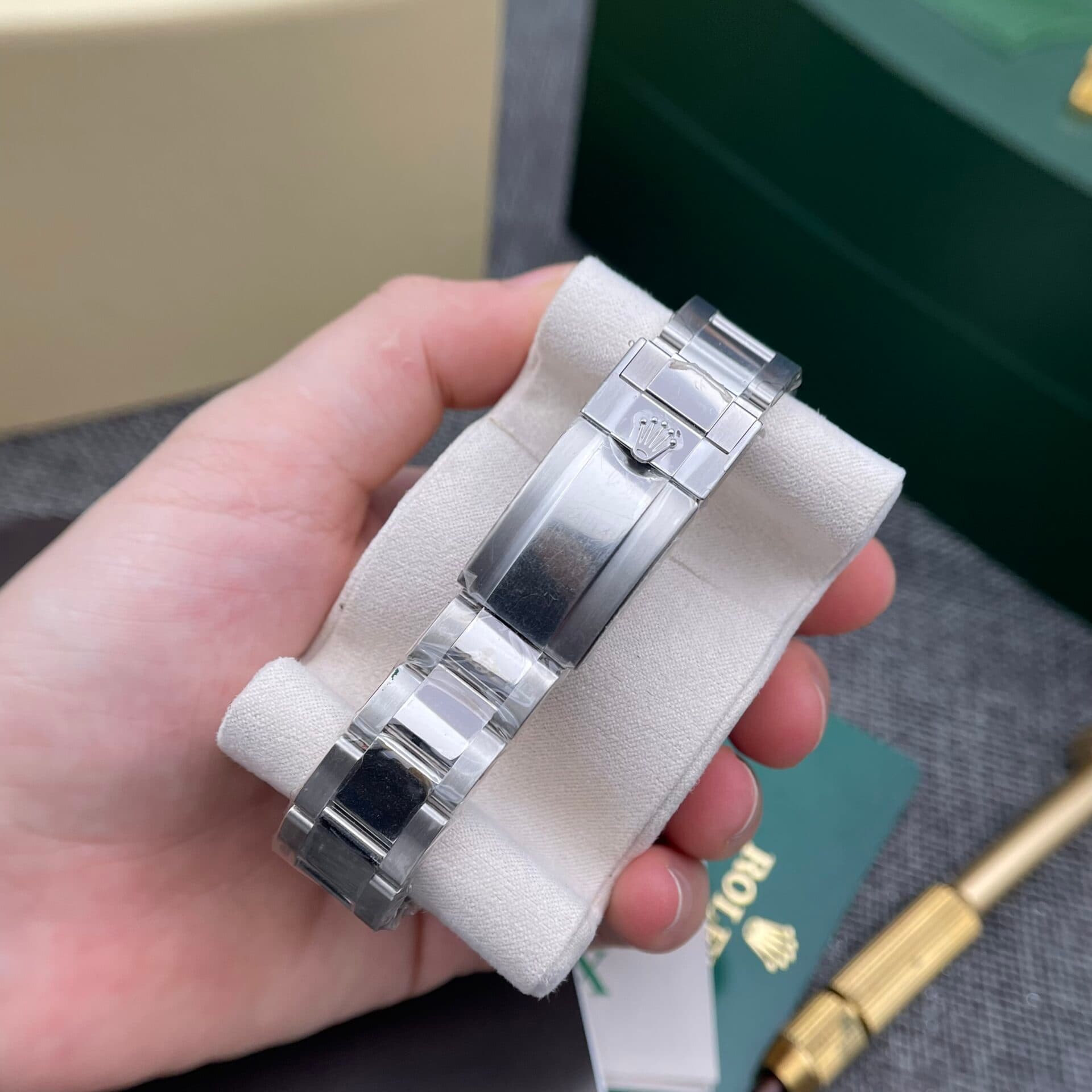 Dong-Ho-Rolex-Replica-1-2