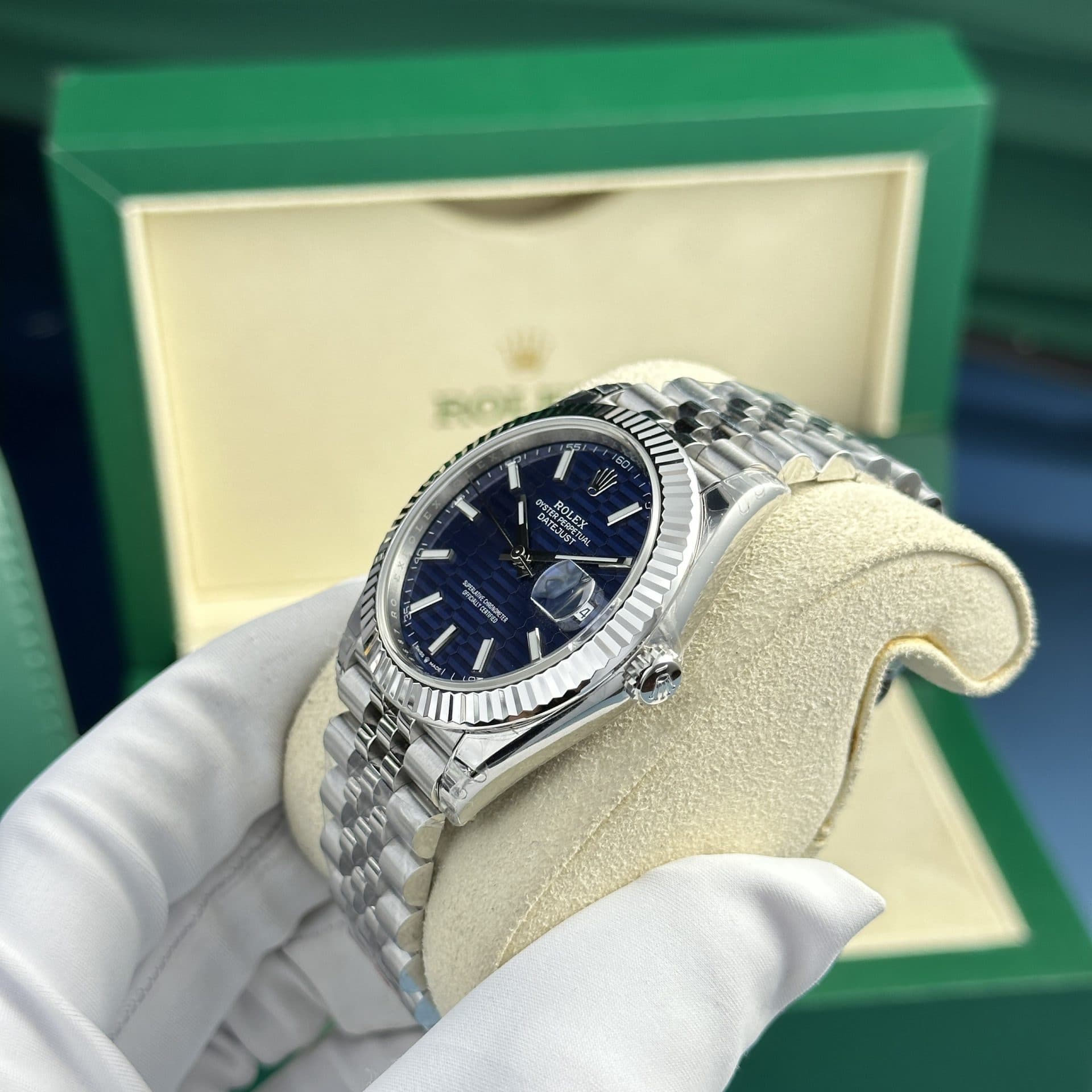 Dong-Ho-Rolex-Replica-11-DateJust-126334-Mat-So-Gap-Nep-VS-Factory-41mm-4-1