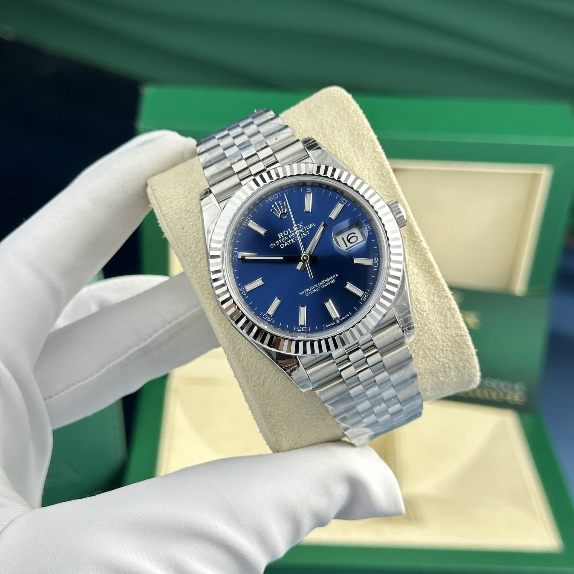 Dong-Ho-Rolex-Replica-11-DateJust-126334-Mat-So-Xanh-Duong-VS-Factory-41mm-2-1