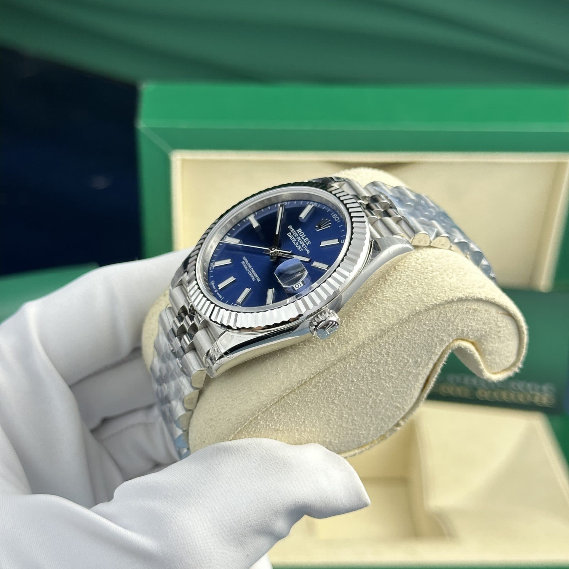 Dong-Ho-Rolex-Replica-11-DateJust-126334-Mat-So-Xanh-Duong-VS-Factory-41mm-3-1