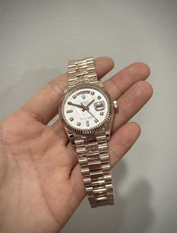 Dong-Ho-Rolex-Replica-11-Day-Date-128235-Boc-Vang-That-Mat-Thien-Thach-36mm-5-1