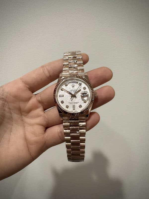 Dong-Ho-Rolex-Replica-11-Day-Date-128235-Boc-Vang-That-Mat-Thien-Thach-36mm-6-1