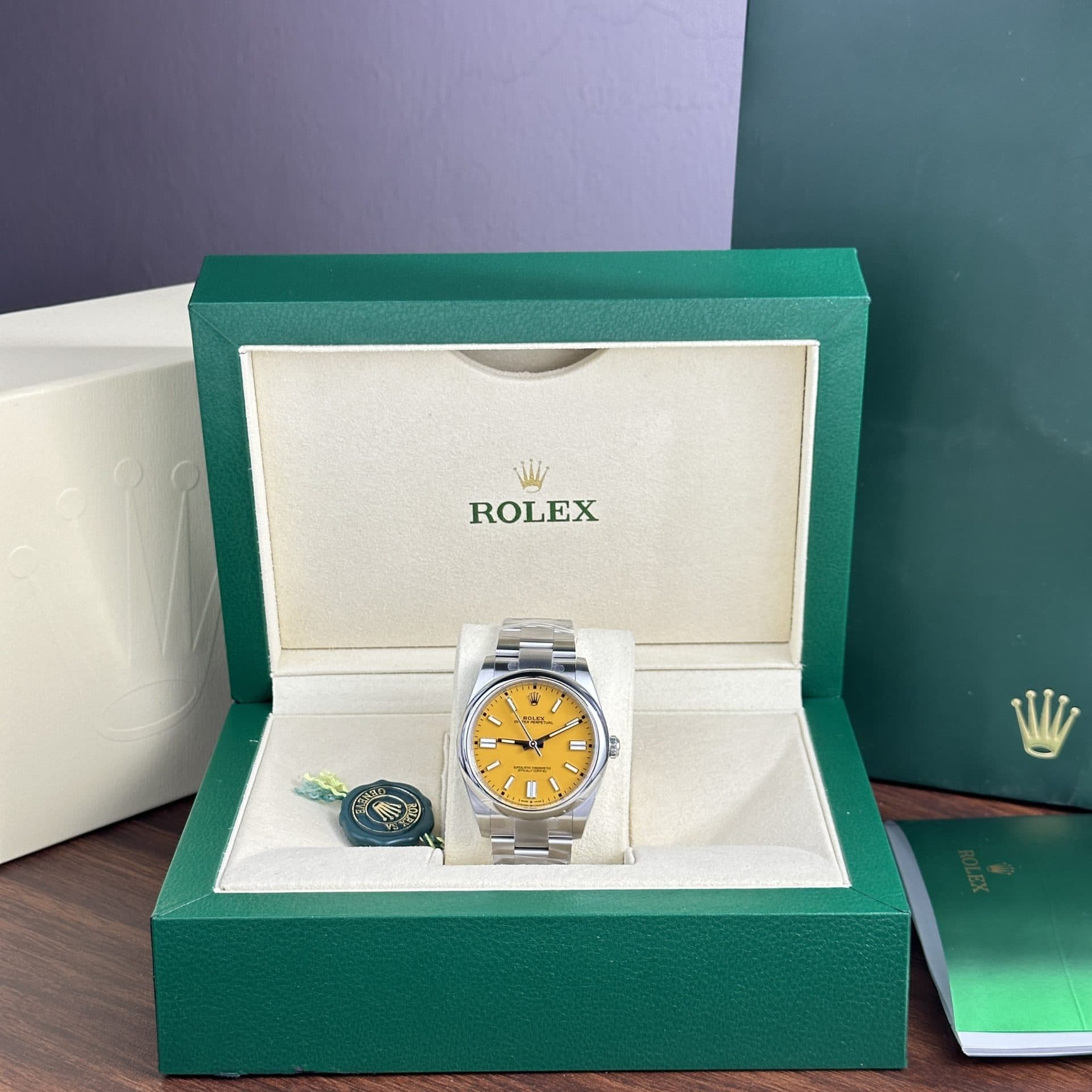 Dong-Ho-Rolex-Replica-11-Oyster-Perpetual-124300-Mat-Mau-Vang-Clean-Factory-41mm-1-1