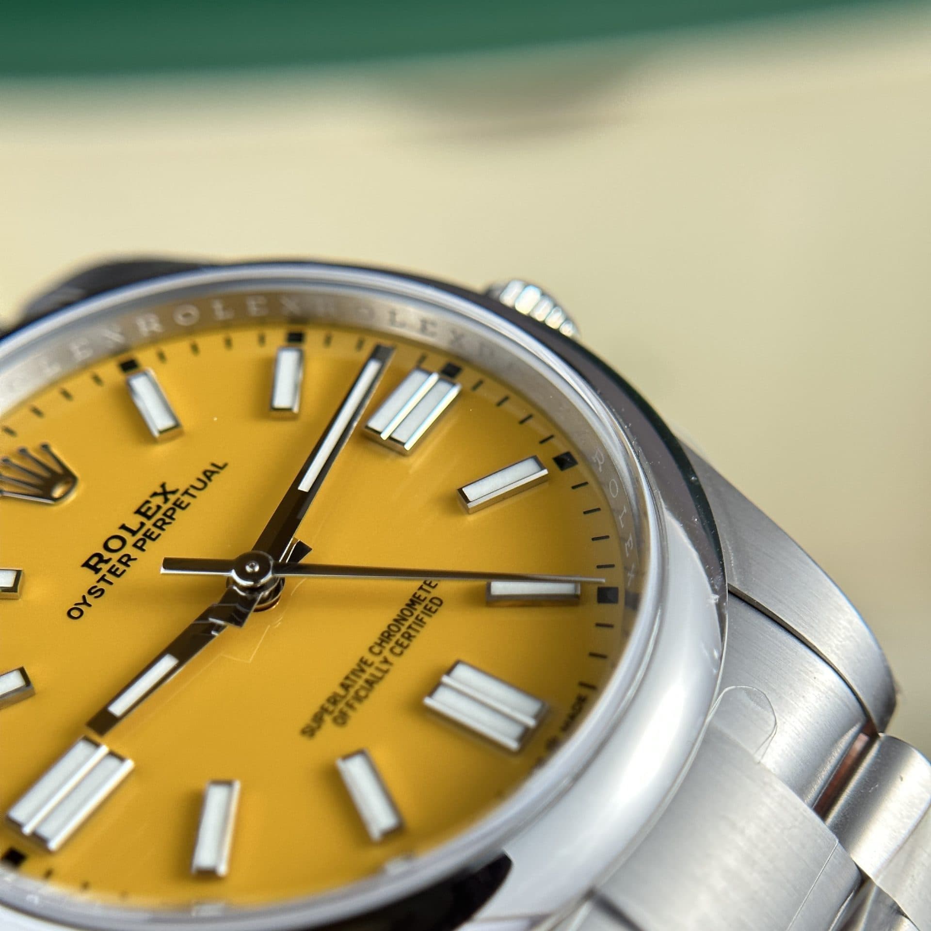 Dong-Ho-Rolex-Replica-11-Oyster-Perpetual-124300-Mat-Mau-Vang-Clean-Factory-41mm-3-1