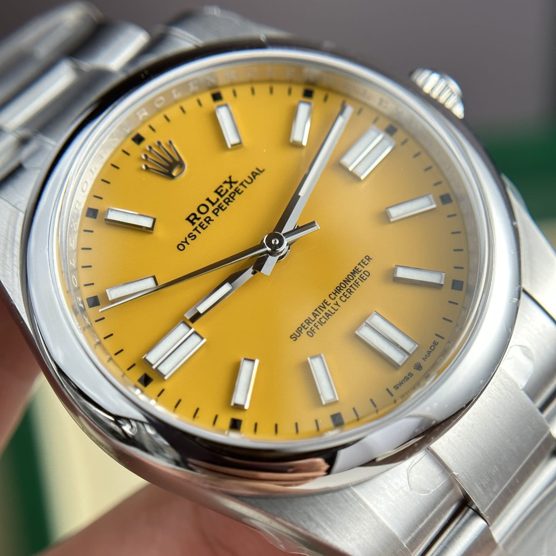 Dong-Ho-Rolex-Replica-11-Oyster-Perpetual-124300-Mat-Mau-Vang-Clean-Factory-41mm-5-1