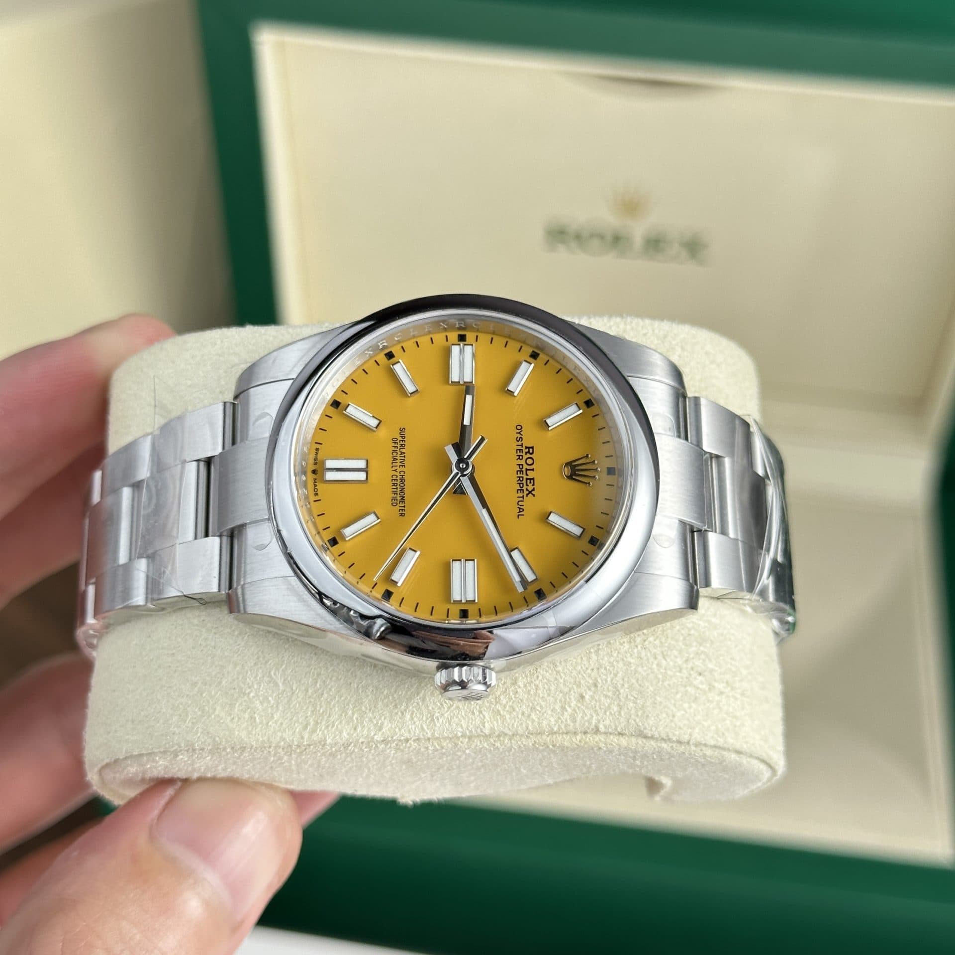 Dong-Ho-Rolex-Replica-11-Oyster-Perpetual-124300-Mat-Mau-Vang-Clean-Factory-41mm-6-1