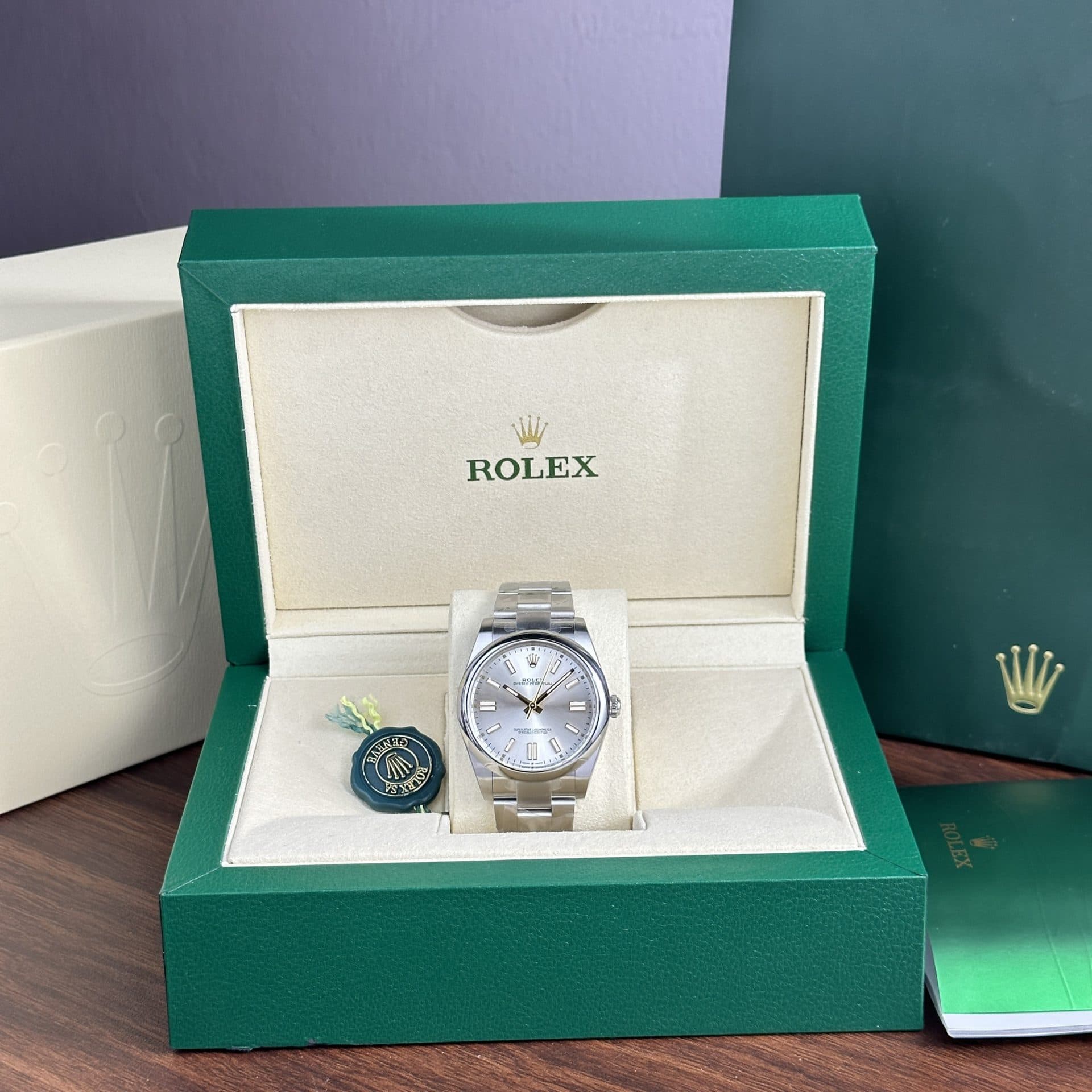 Dong-Ho-Rolex-Replica-11-Oyster-Perpetual-124300-Mat-So-Bac-Clean-Factory-41mm-1-1