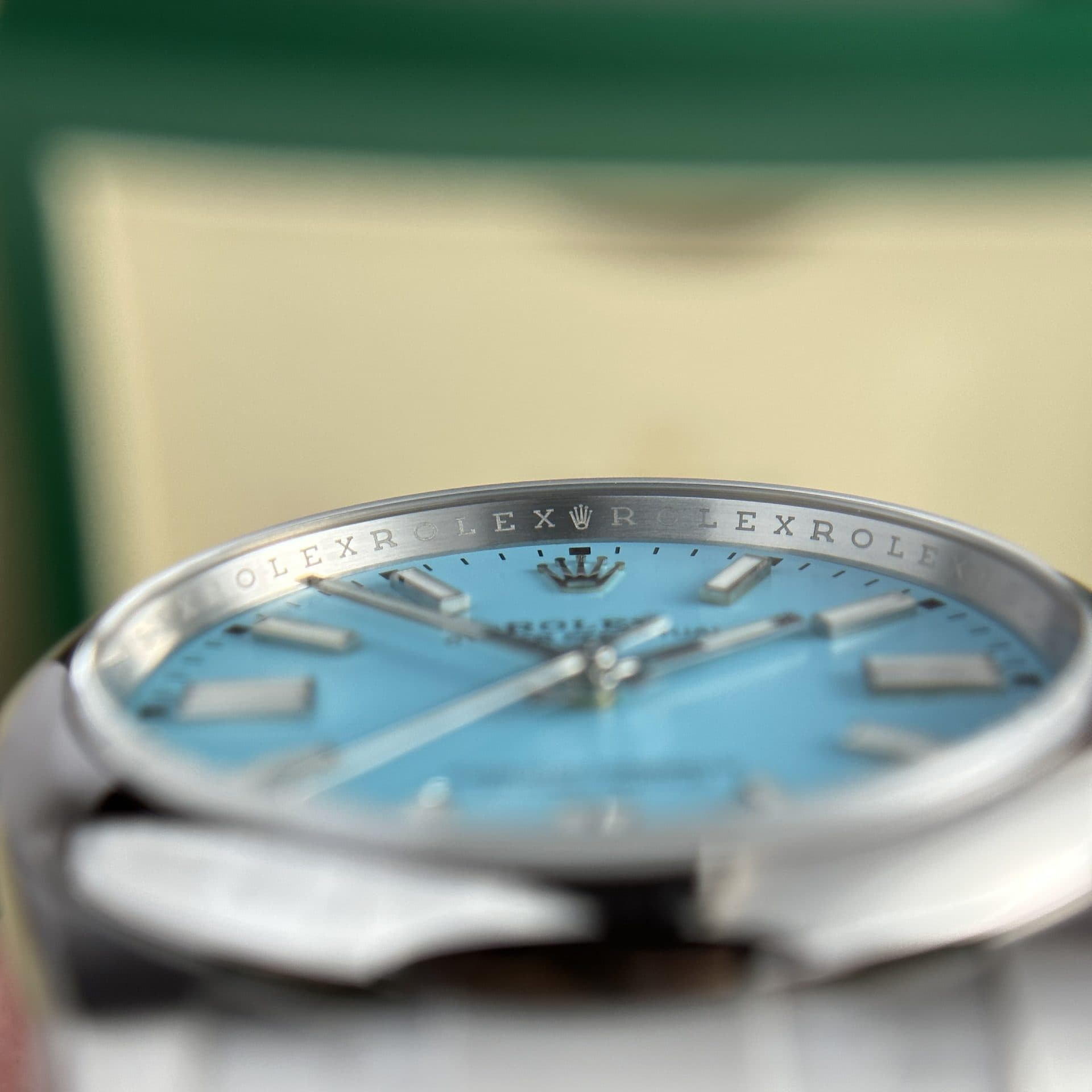 Dong-Ho-Rolex-Replica-11-Oyster-Perpetual-124300-Mat-Xanh-Bang-Nha-May-Clean-41mm-2-1