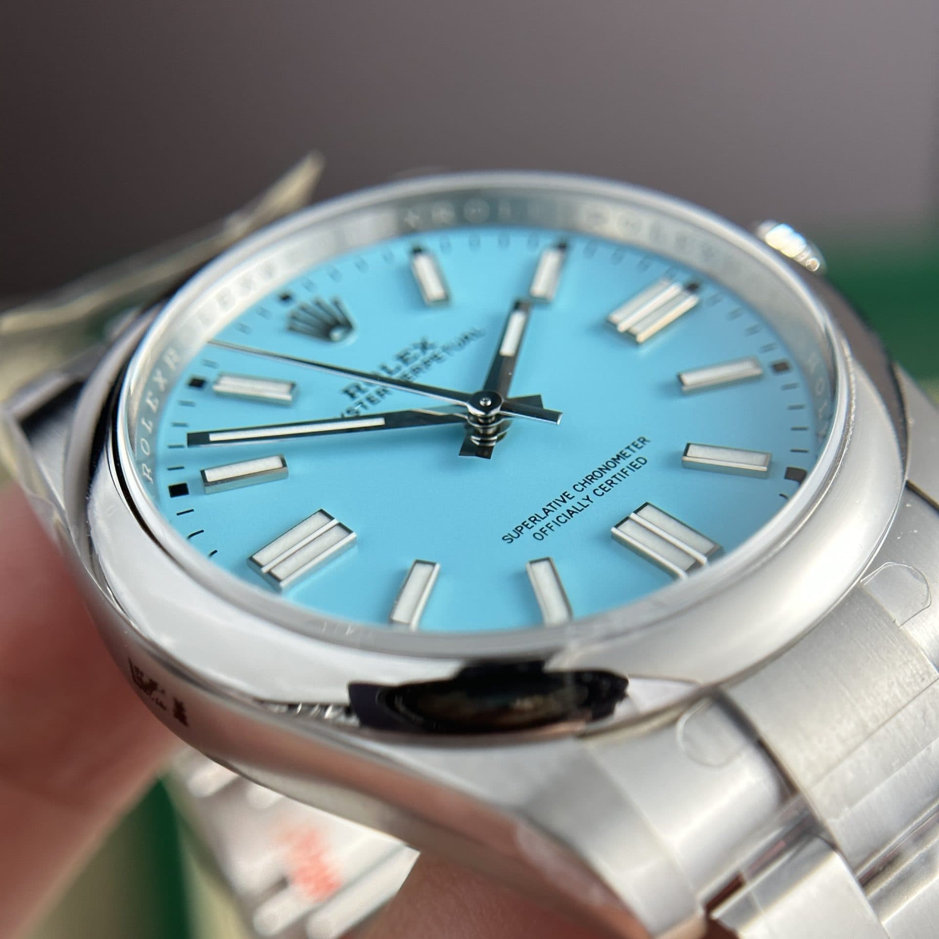 Dong-Ho-Rolex-Replica-11-Oyster-Perpetual-124300-Mat-Xanh-Bang-Nha-May-Clean-41mm-5-1